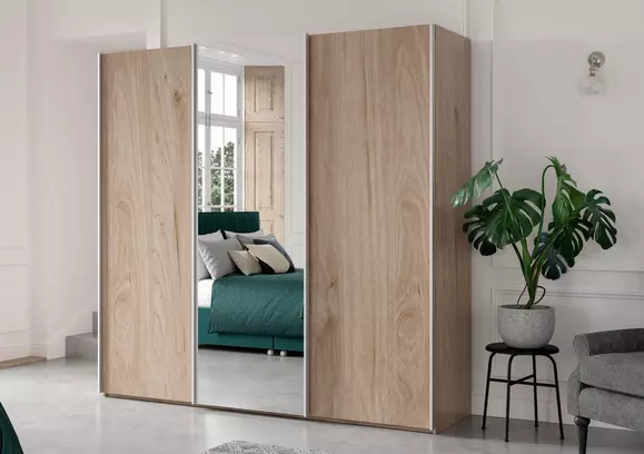 Sliding doors clearance on wardrobes