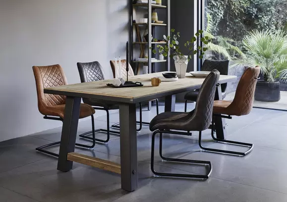 Oak kitchen table and shop chairs