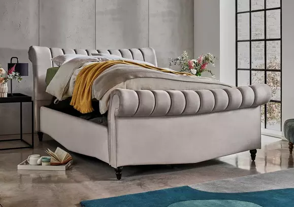 Round tufted deals storage bed