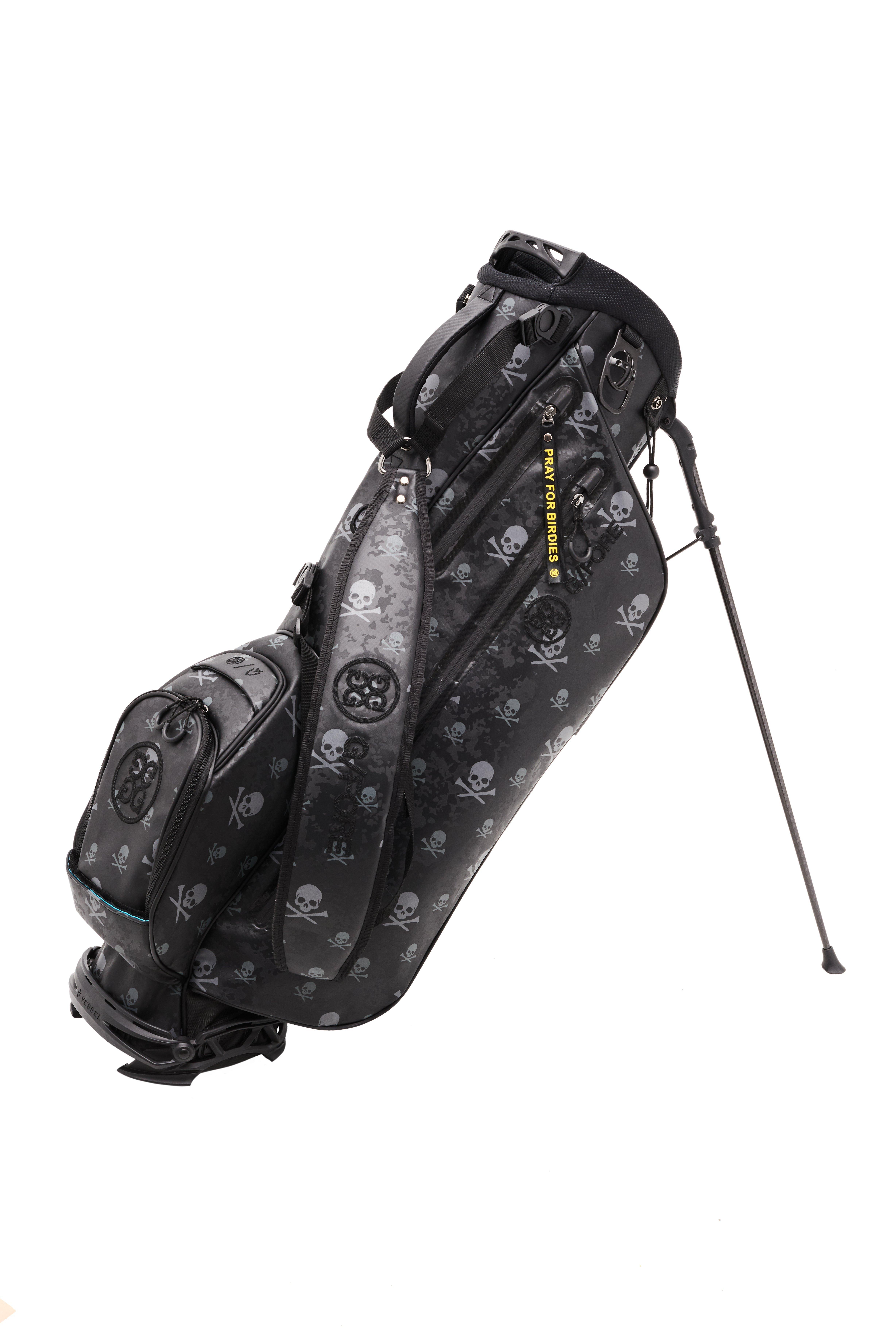 LOT 424G: Hunter Golf Bag w/ Spalding, Cougar & More Clubs