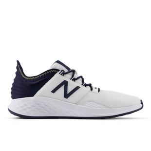 NEW BALANCEChaussure Fresh Foam ROAV sans crampons pour hommes - Blanc et multicolore