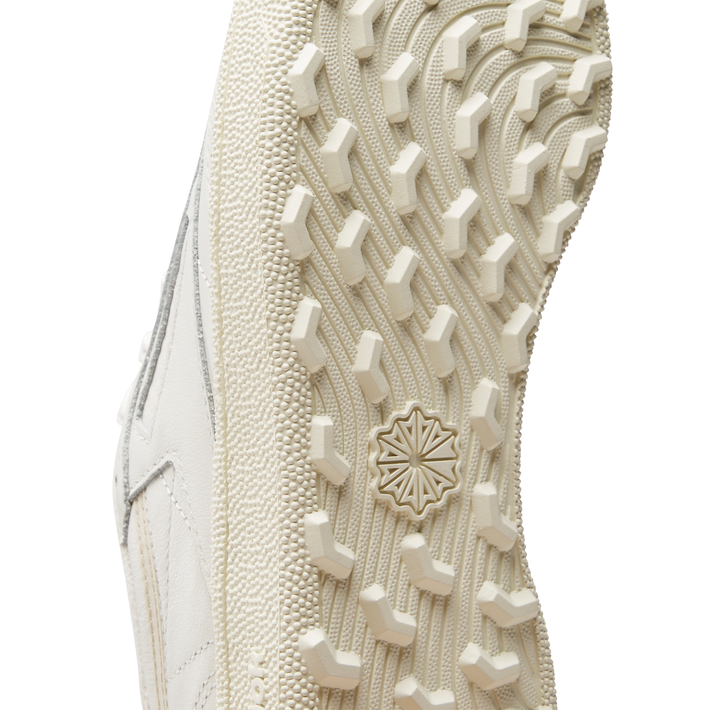 Women's Club C Spikeless Golf Shoe - Off-White/Pink