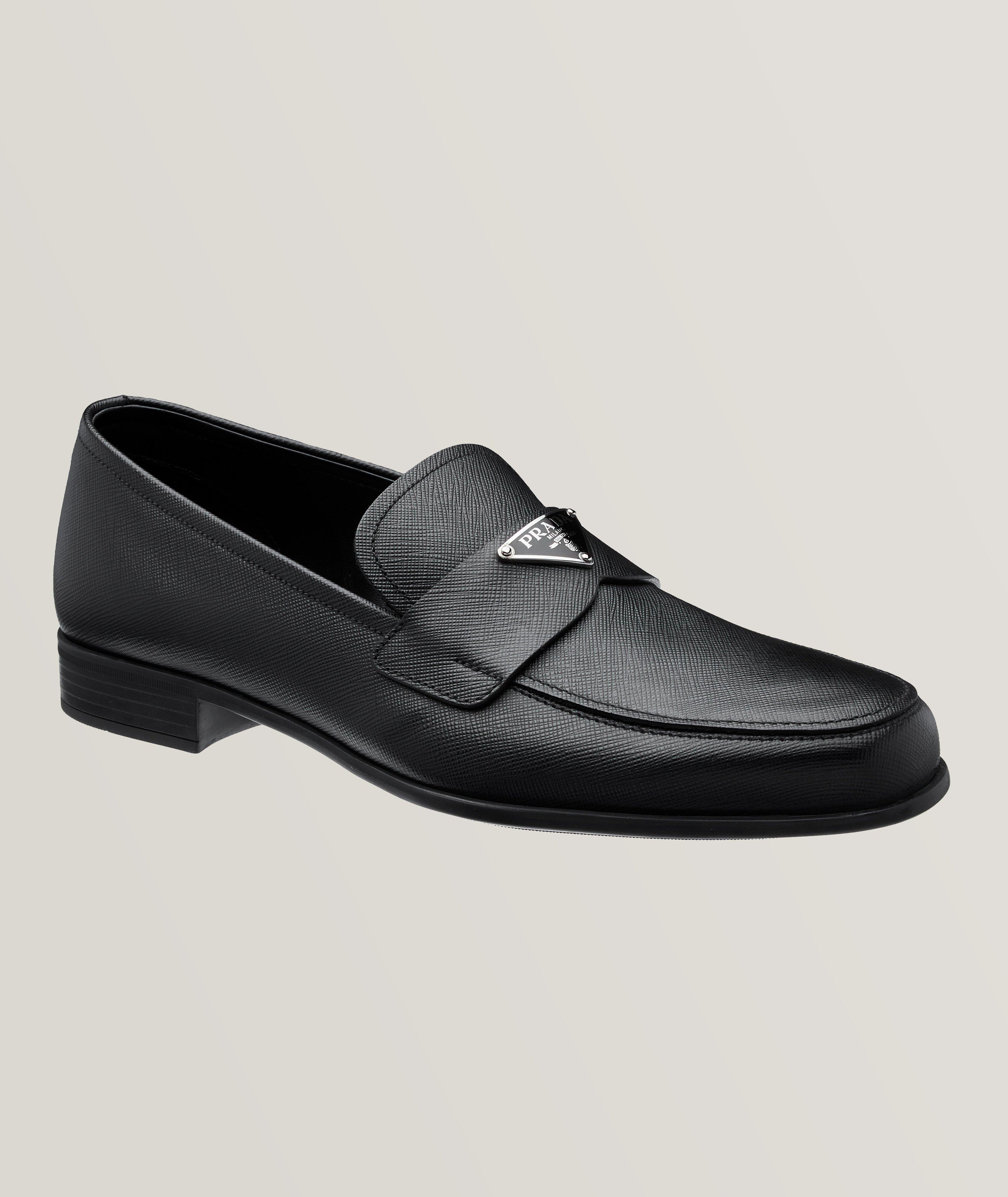 Plaque Logo Grained Leather Loafers