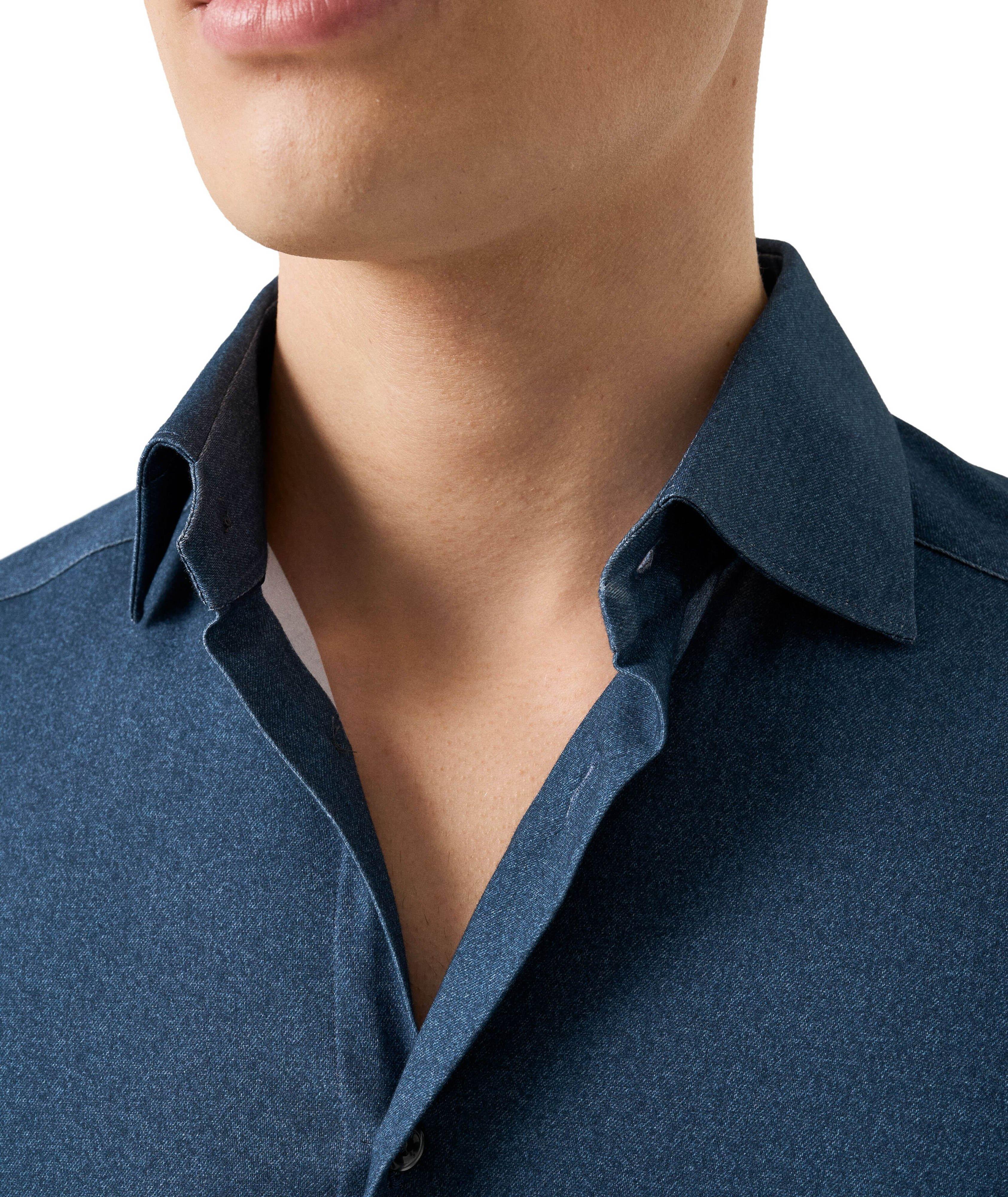 Chemise en tissu extensible de coupe amincie image 4