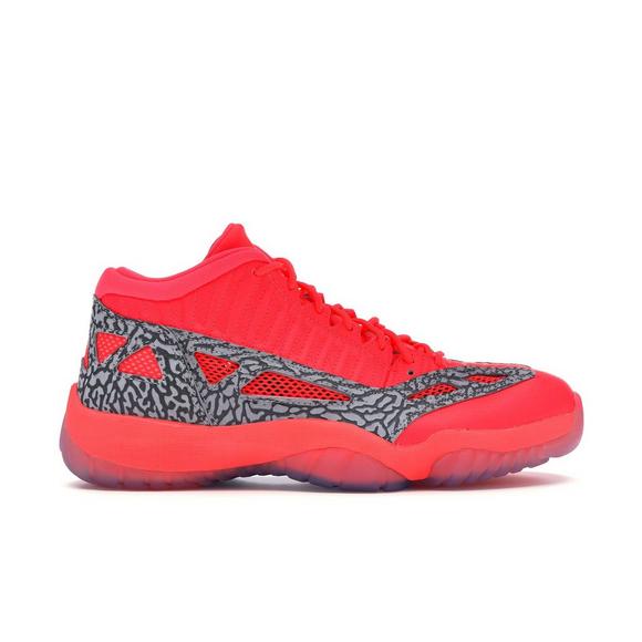 Add Flash to Your Feet With the Retro Air Jordan 13 'Bred Add Flash to Your Feet With the Retro Air Jordan 13 'Bred