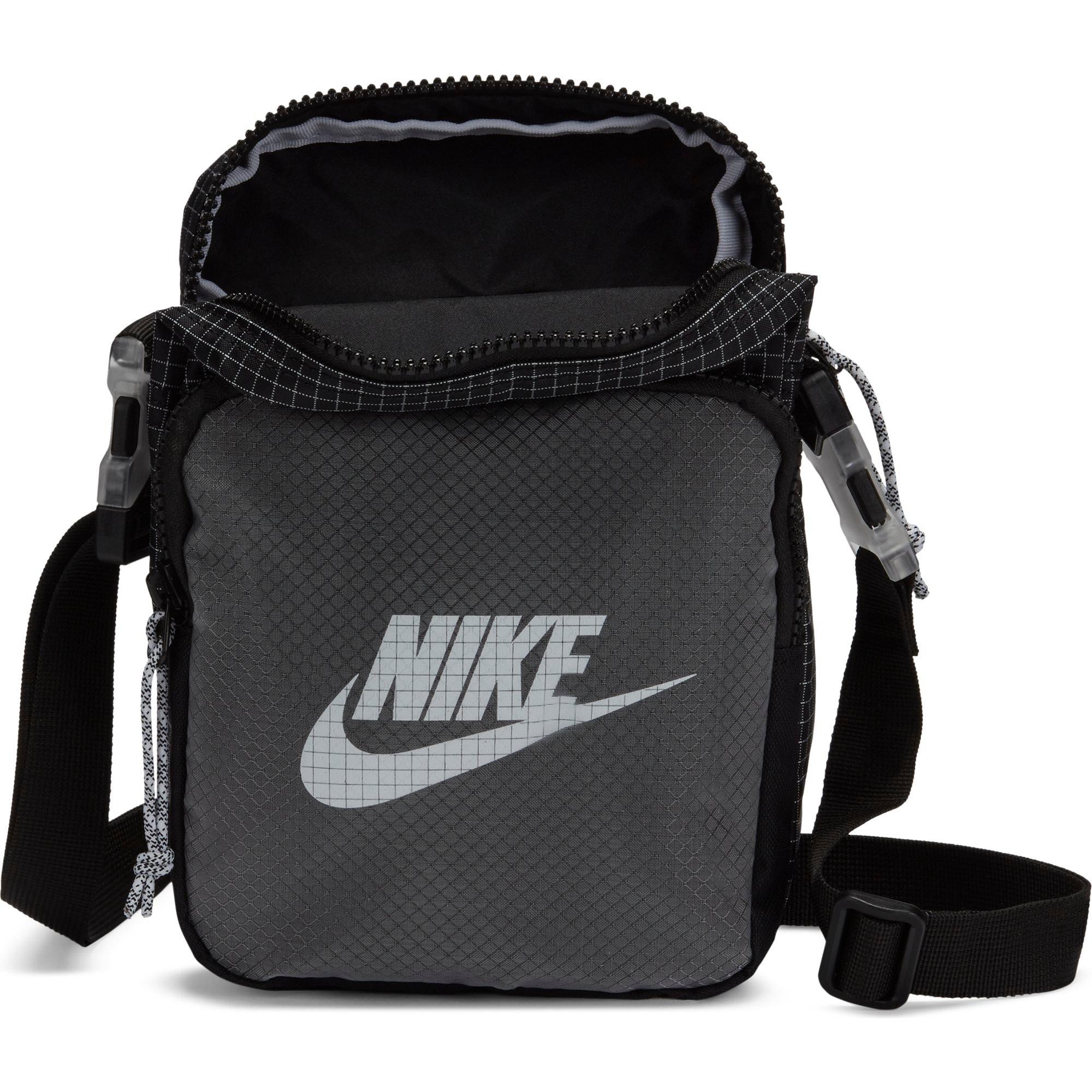 nike heritage small items bag