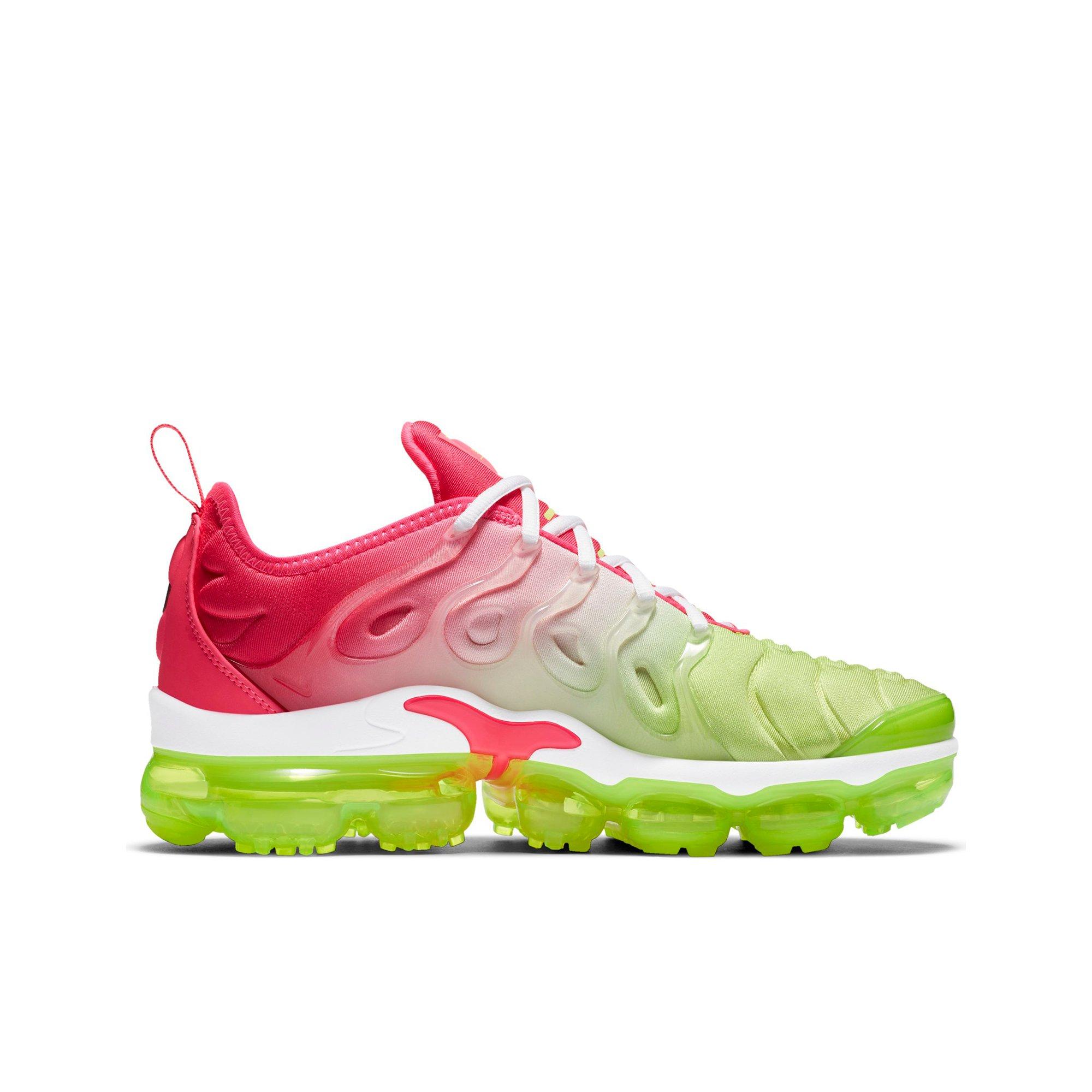 womens vapormax plus pink