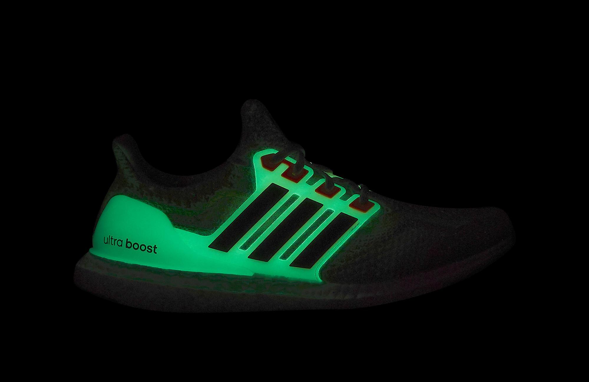 Sneakers Release- adidas Ultraboost 5 DNA âDash Grey/Black/Signal Greenâ Menâs Shoe