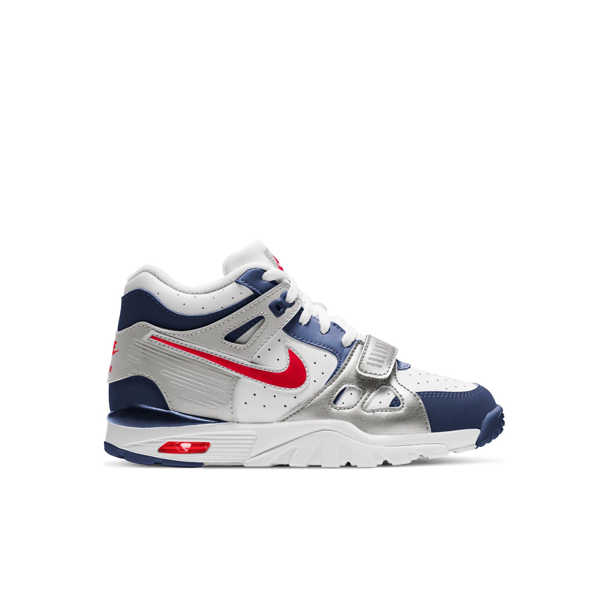 boys navy nike trainers