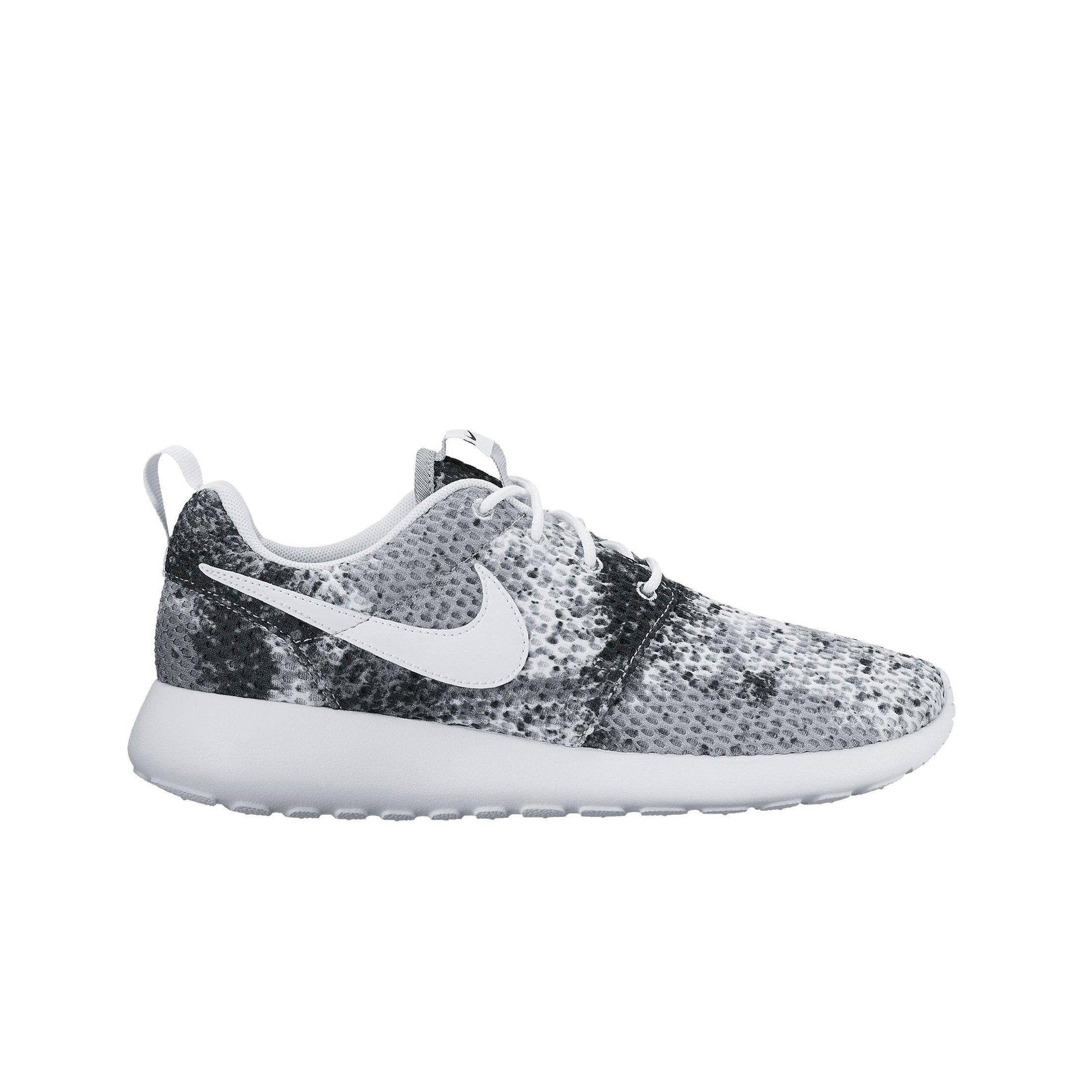 black roshes womens