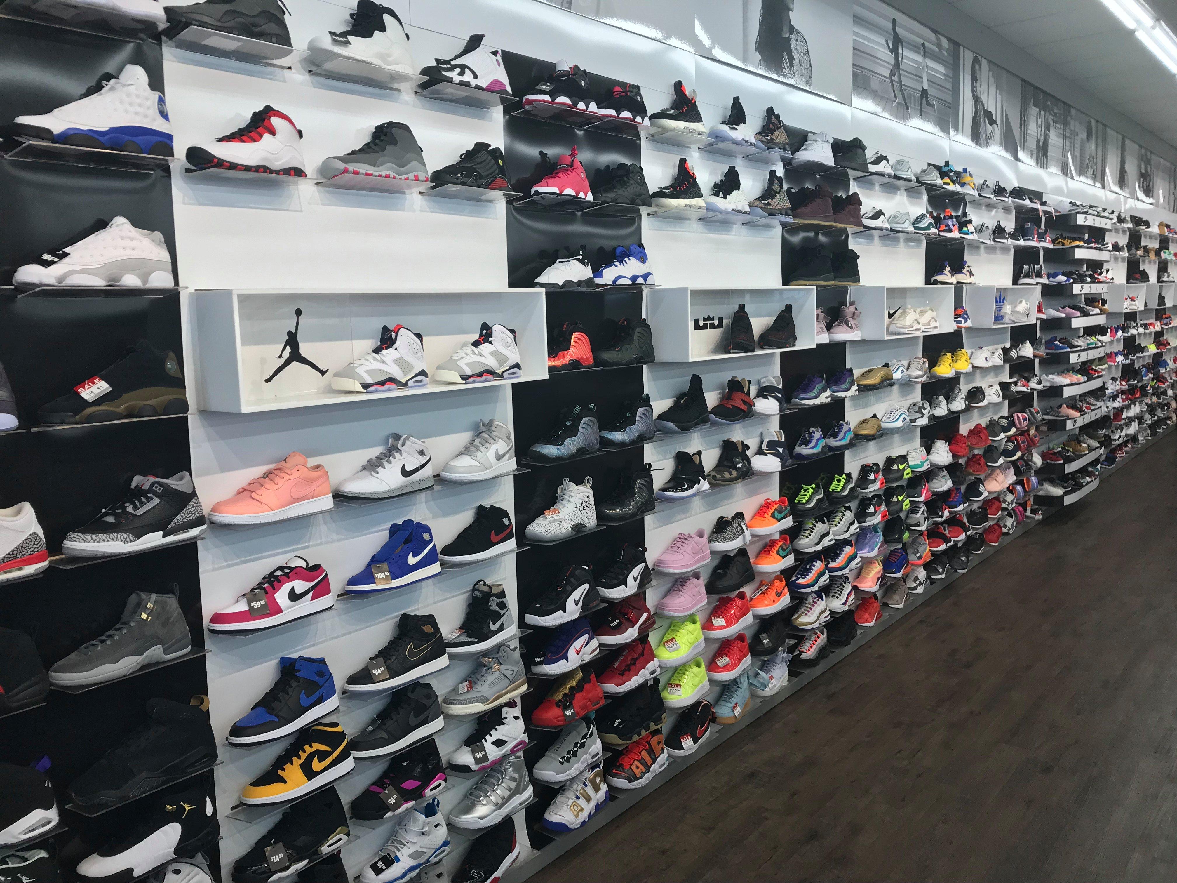 hibbett sports sneakers