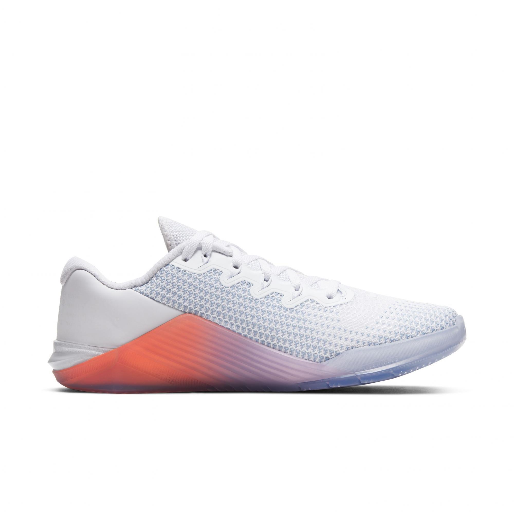nike metcon white and pink