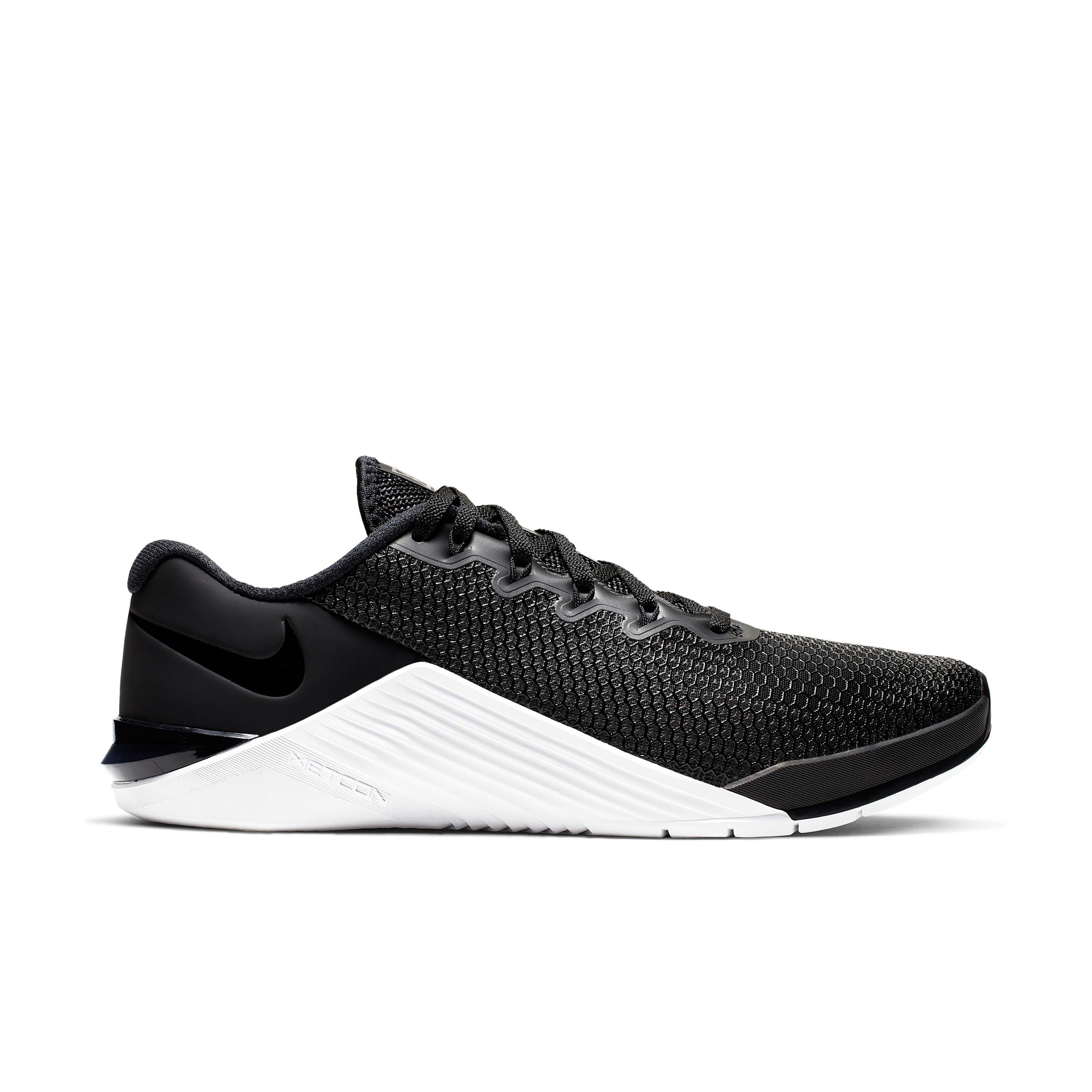 all black nike metcon women's