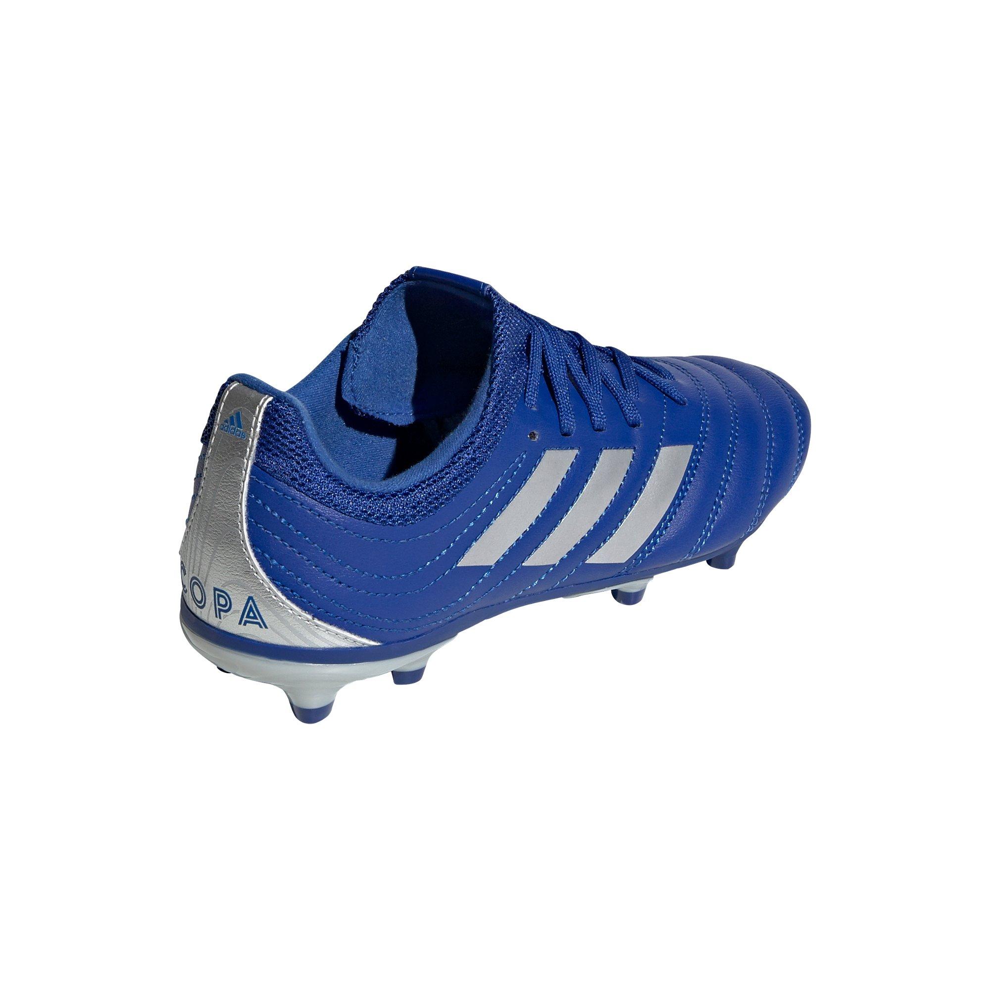 boys size 3 soccer cleats