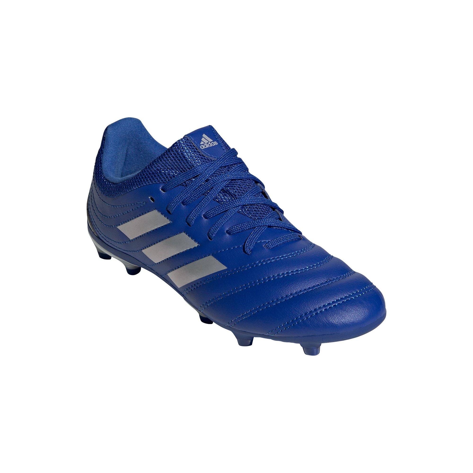 boys size 3 soccer cleats