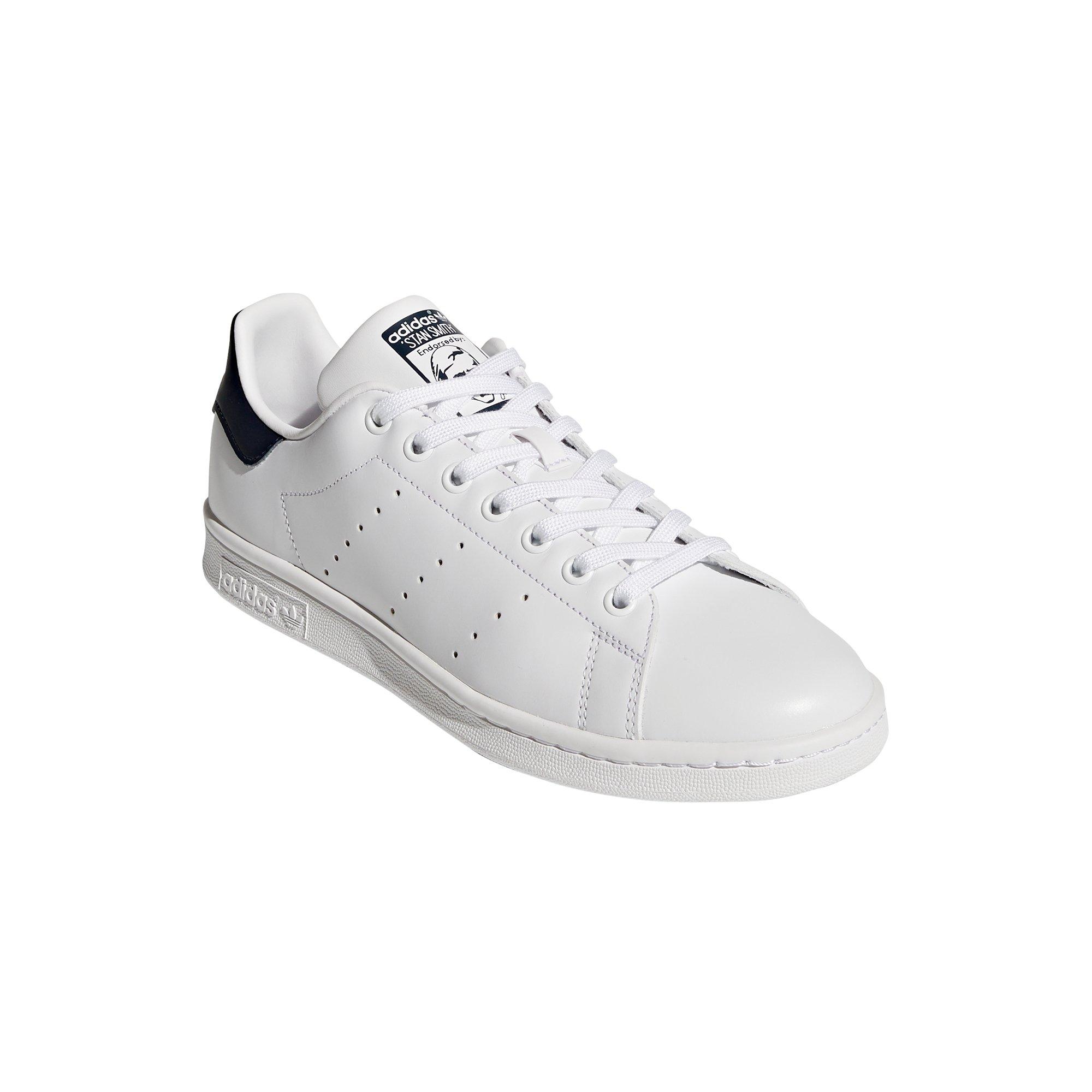 sneaks up stan smith