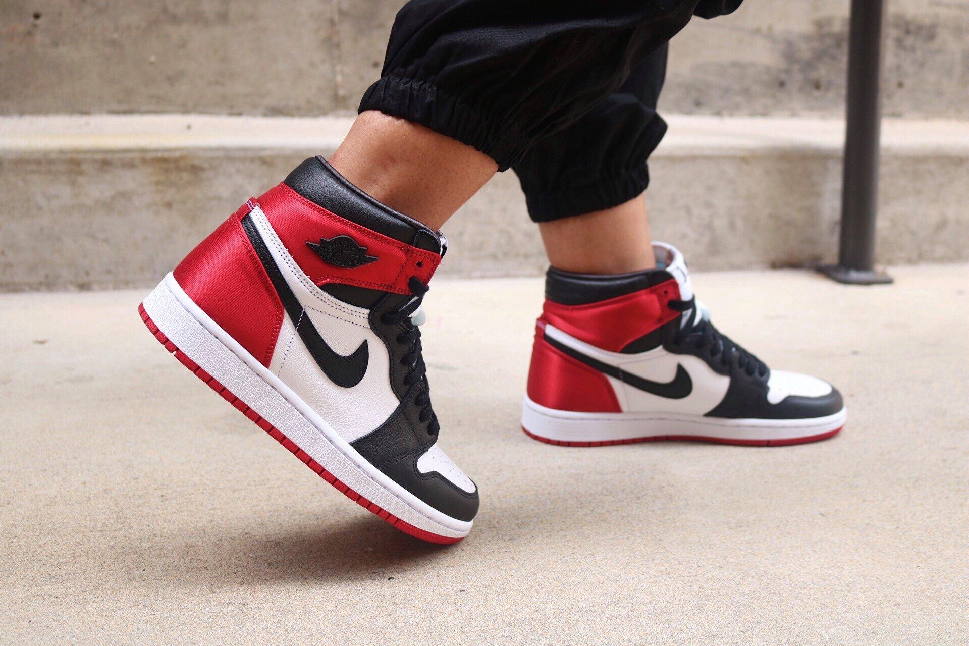 black toe satin jordan 1