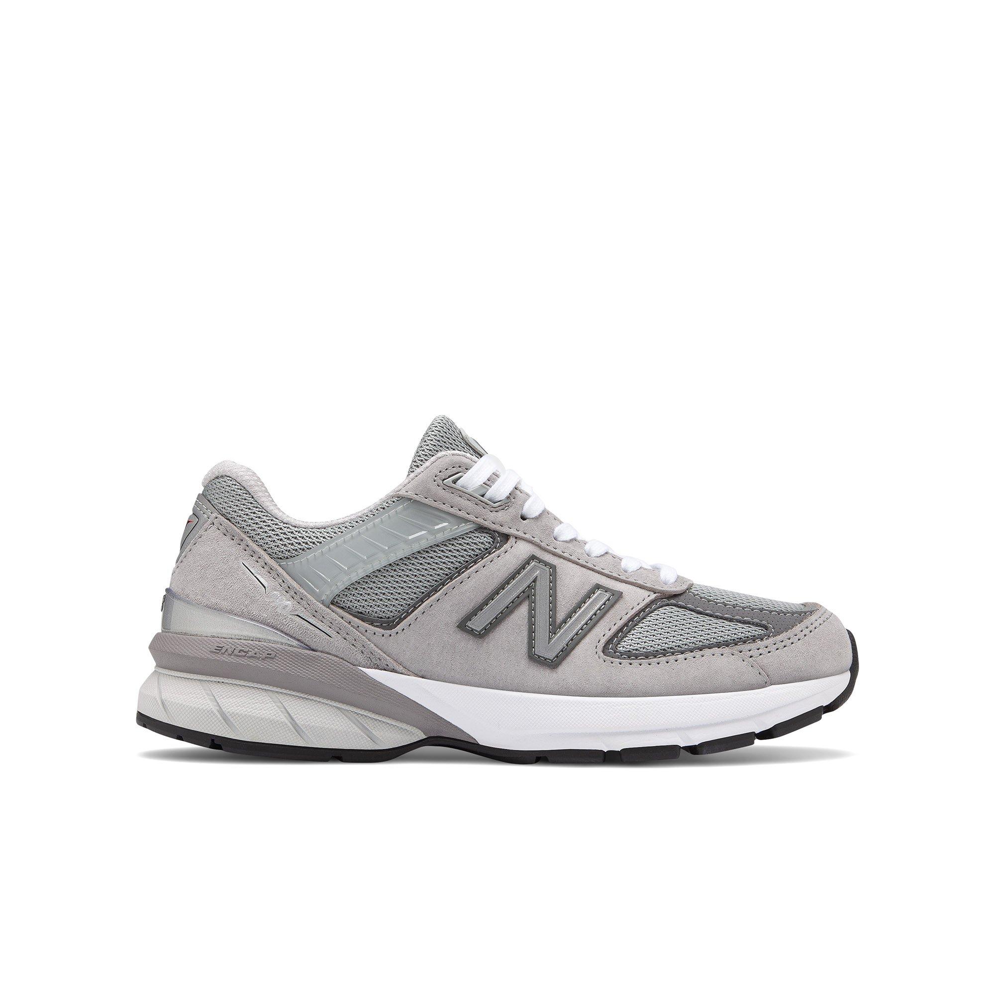 990 v