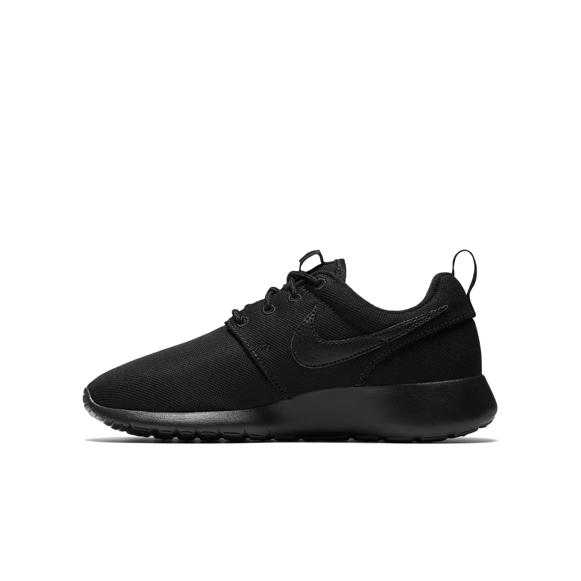 black nike roshe kids