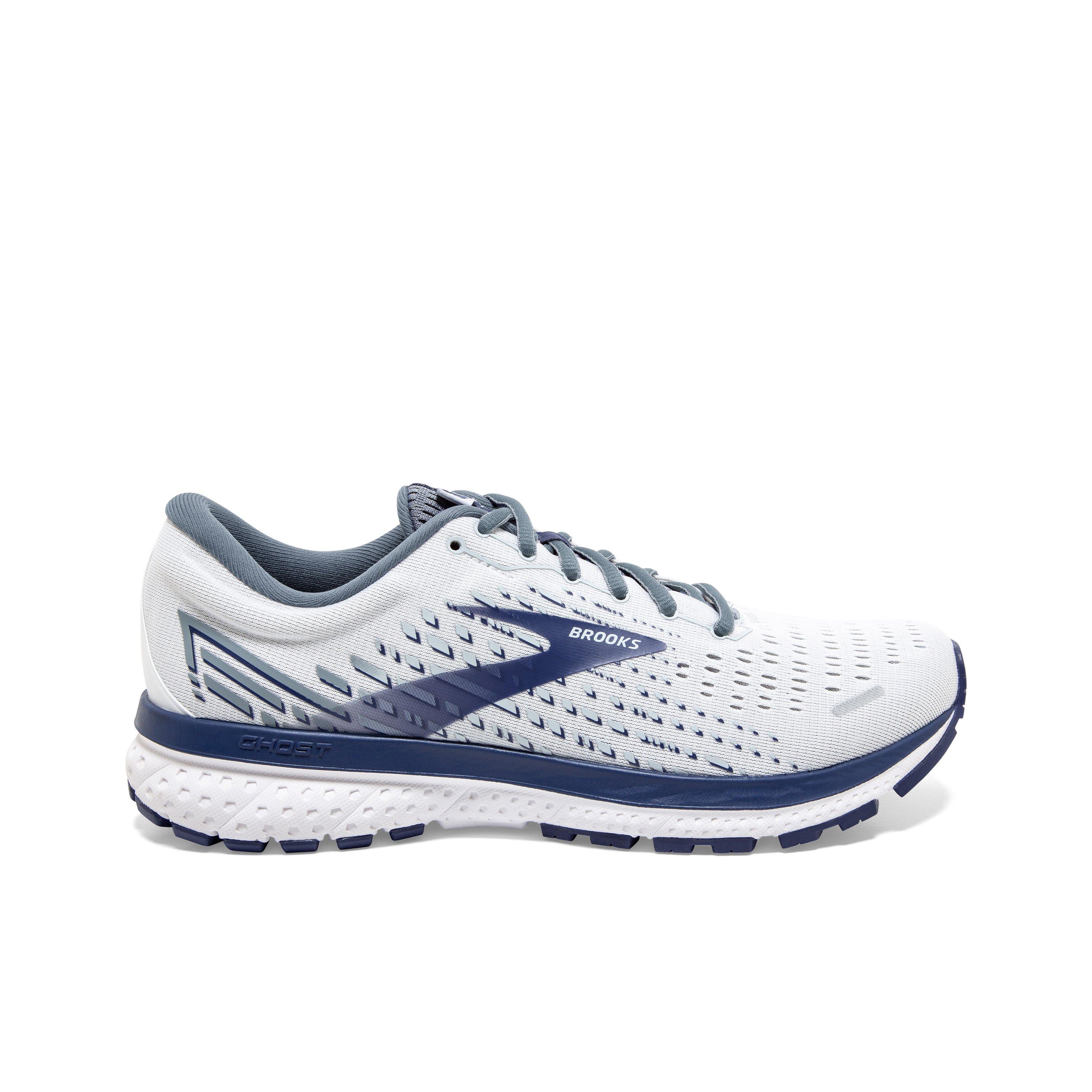 brooks shoes sports authority