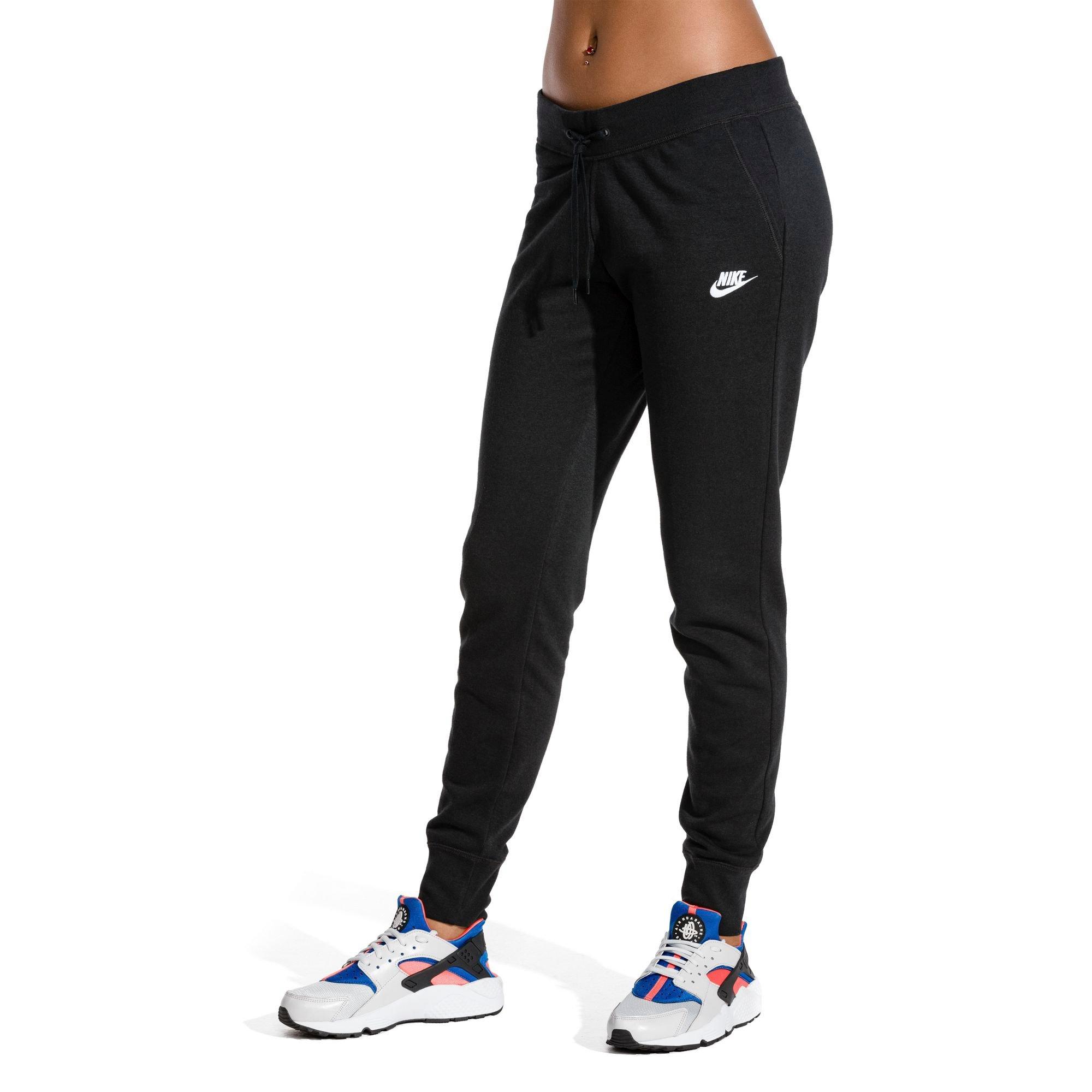 nike women's slim fit pants