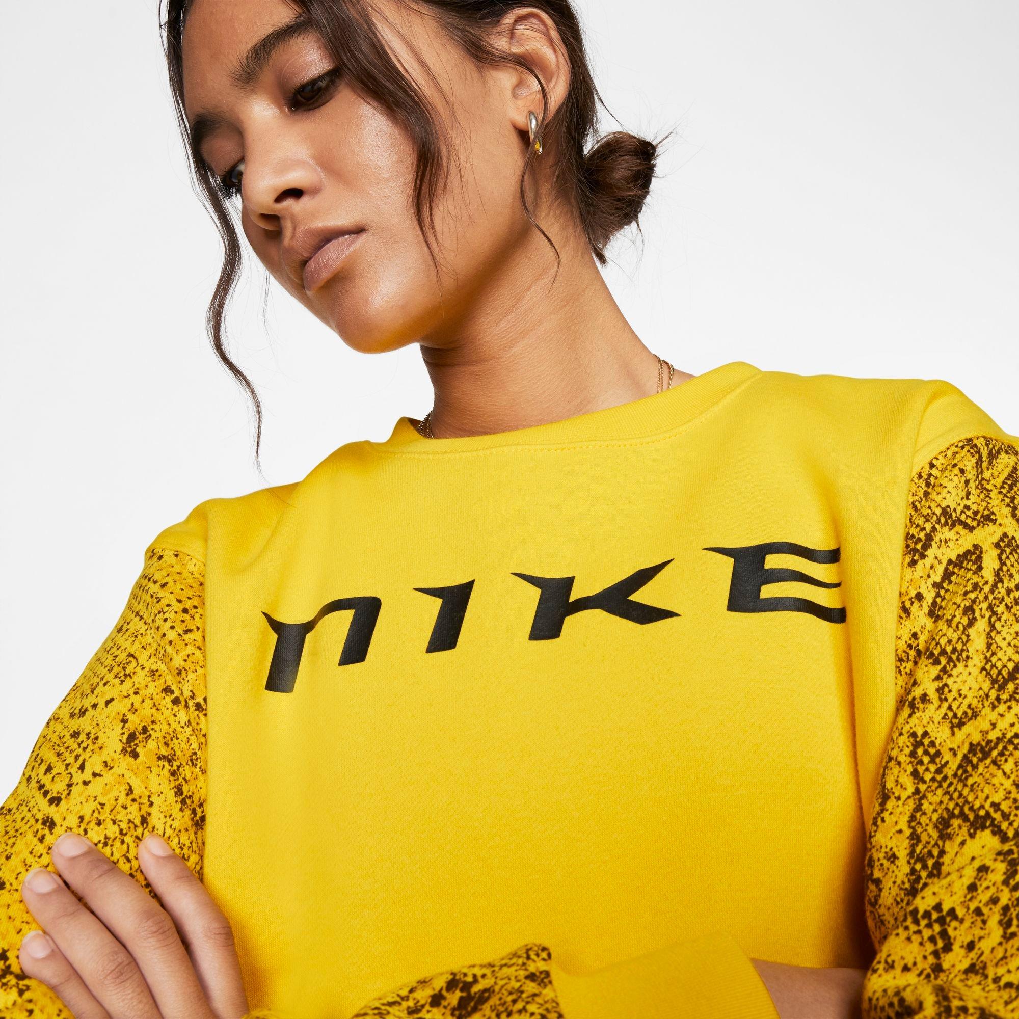 yellow python nike outfit