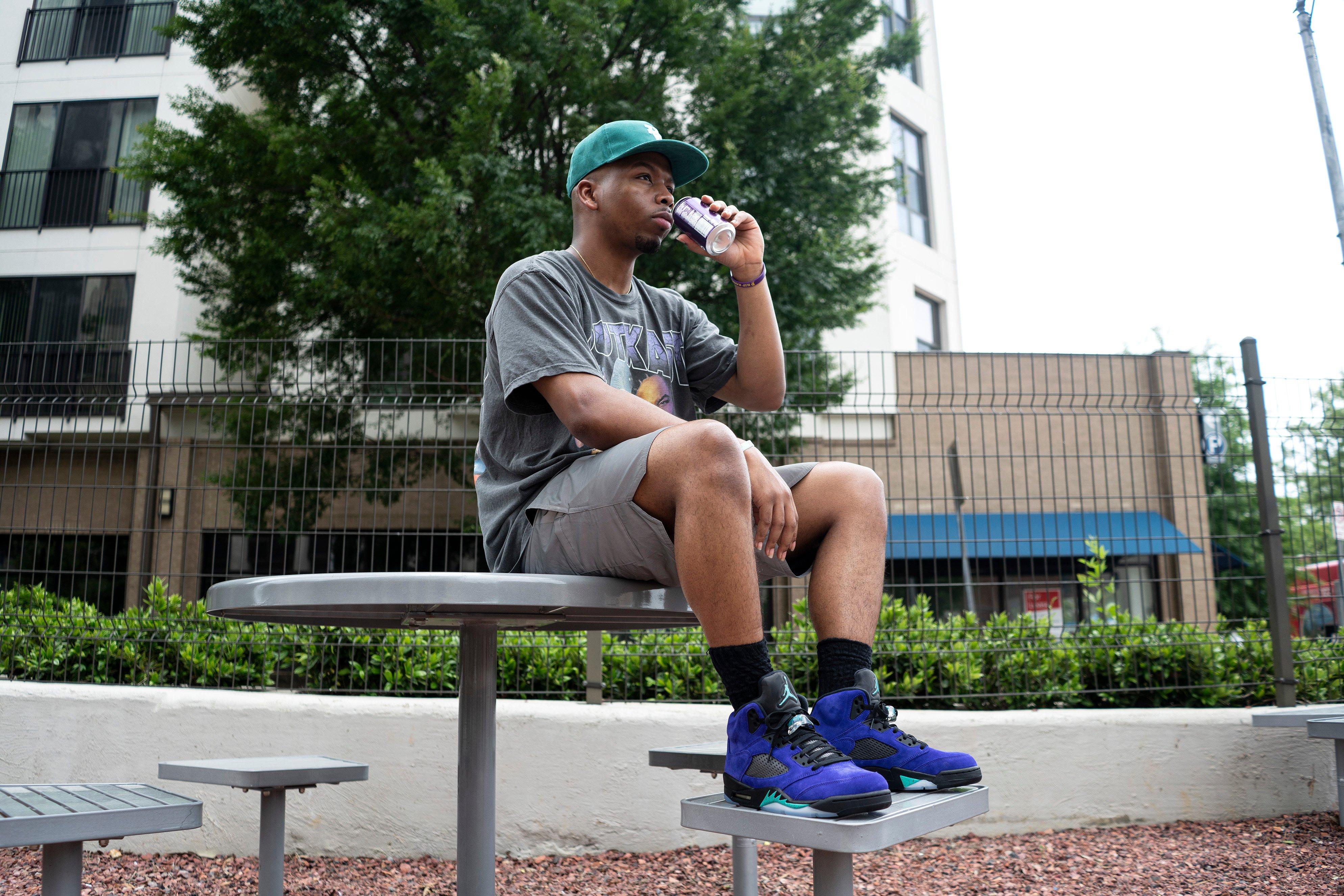 air jordan 5 alternate grape on feet