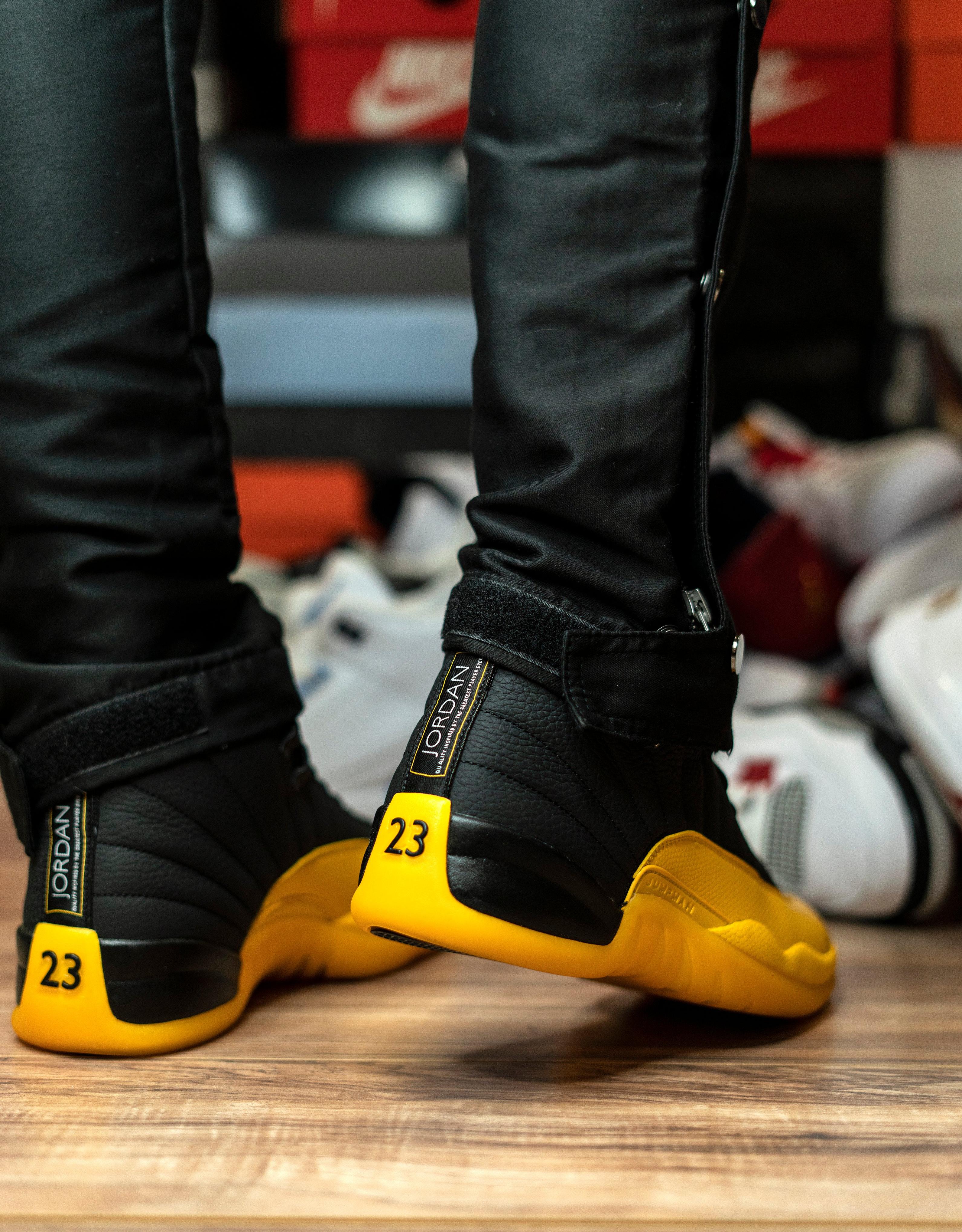 Jordan retro outlet 12 yellow