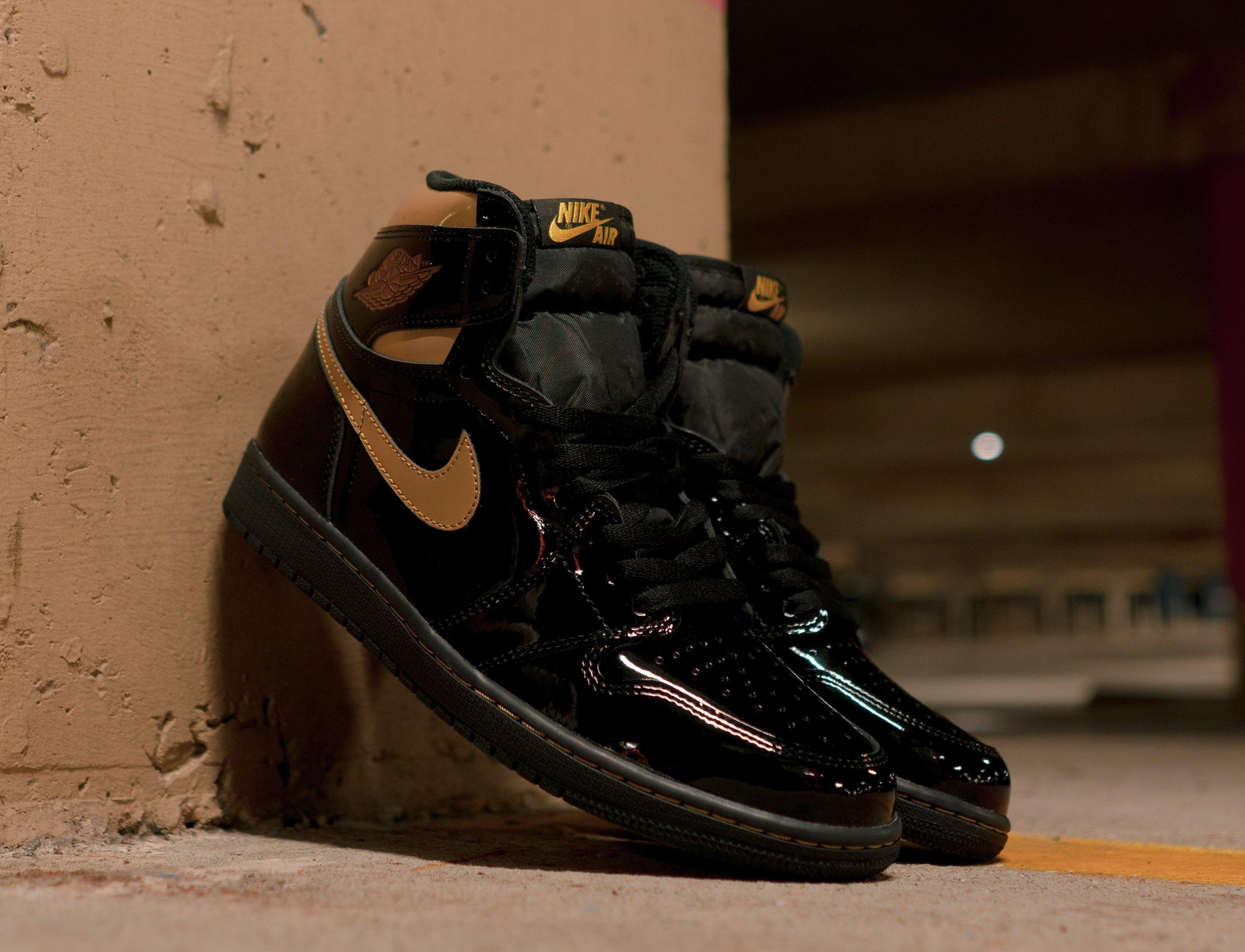 Black and shop gold jordans outfit