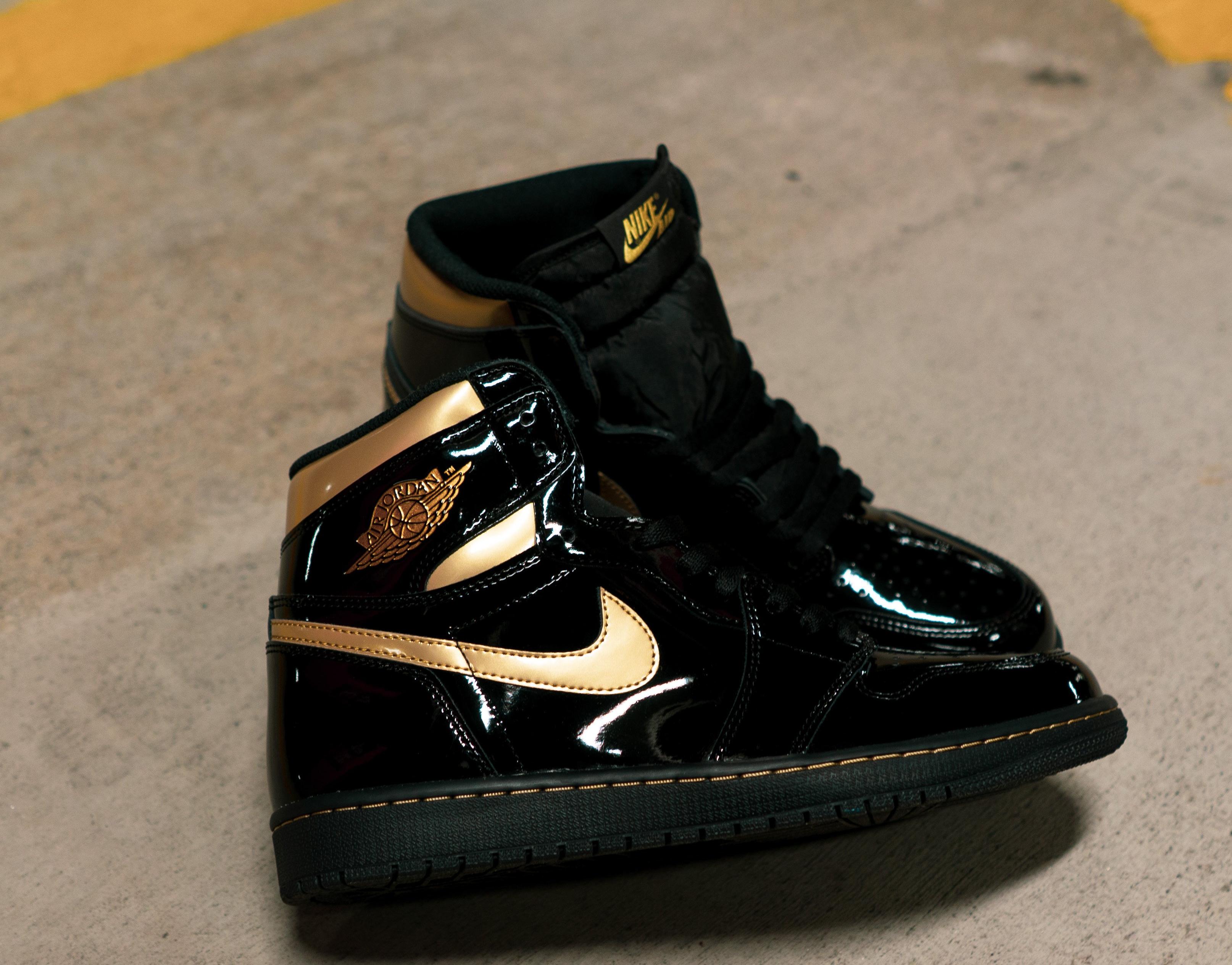 Sneakers Release Jordan 1 Retro High OG Black Gold Men s and Kids Grade School Shoe