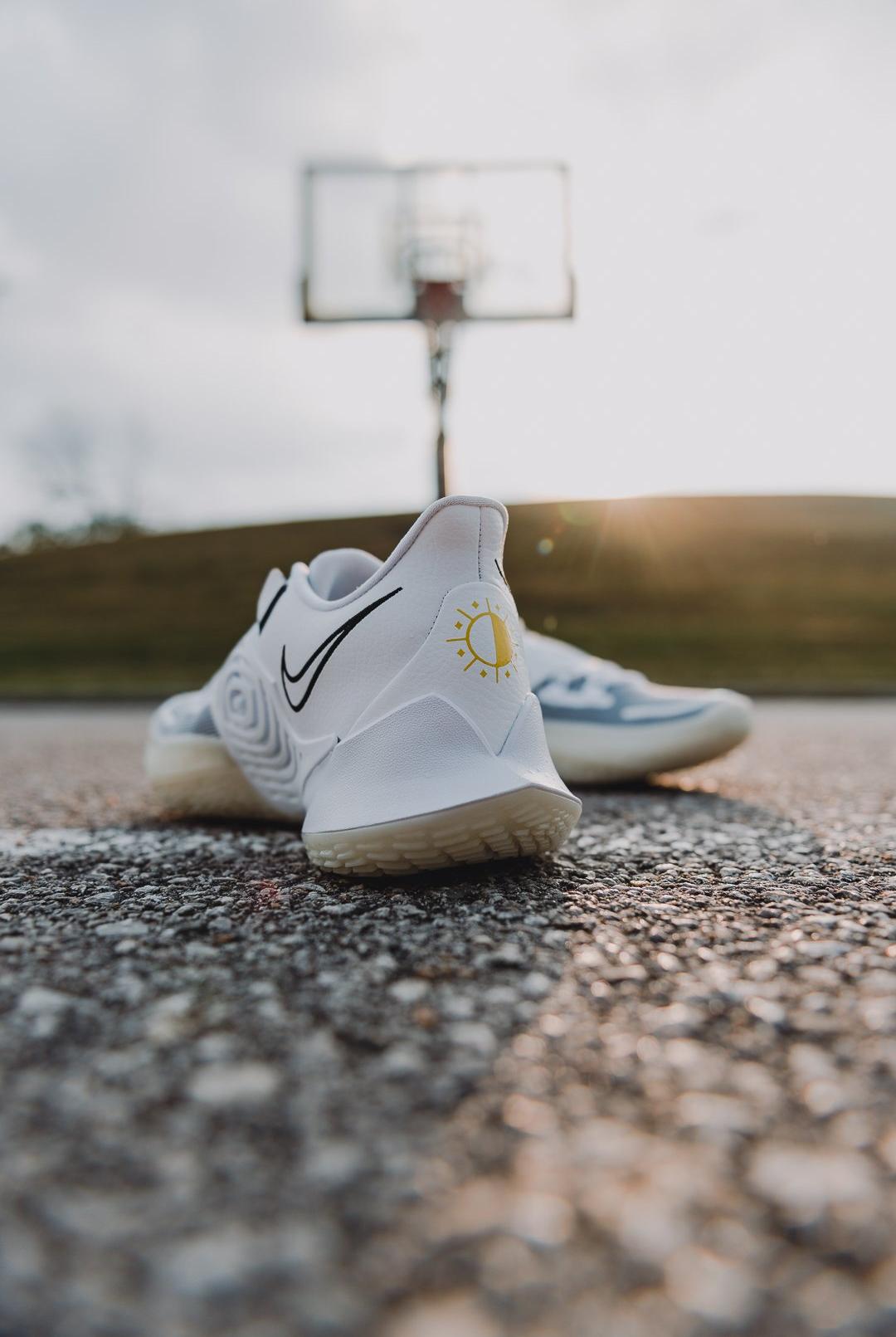 Kyrie 3 hotsell white on feet