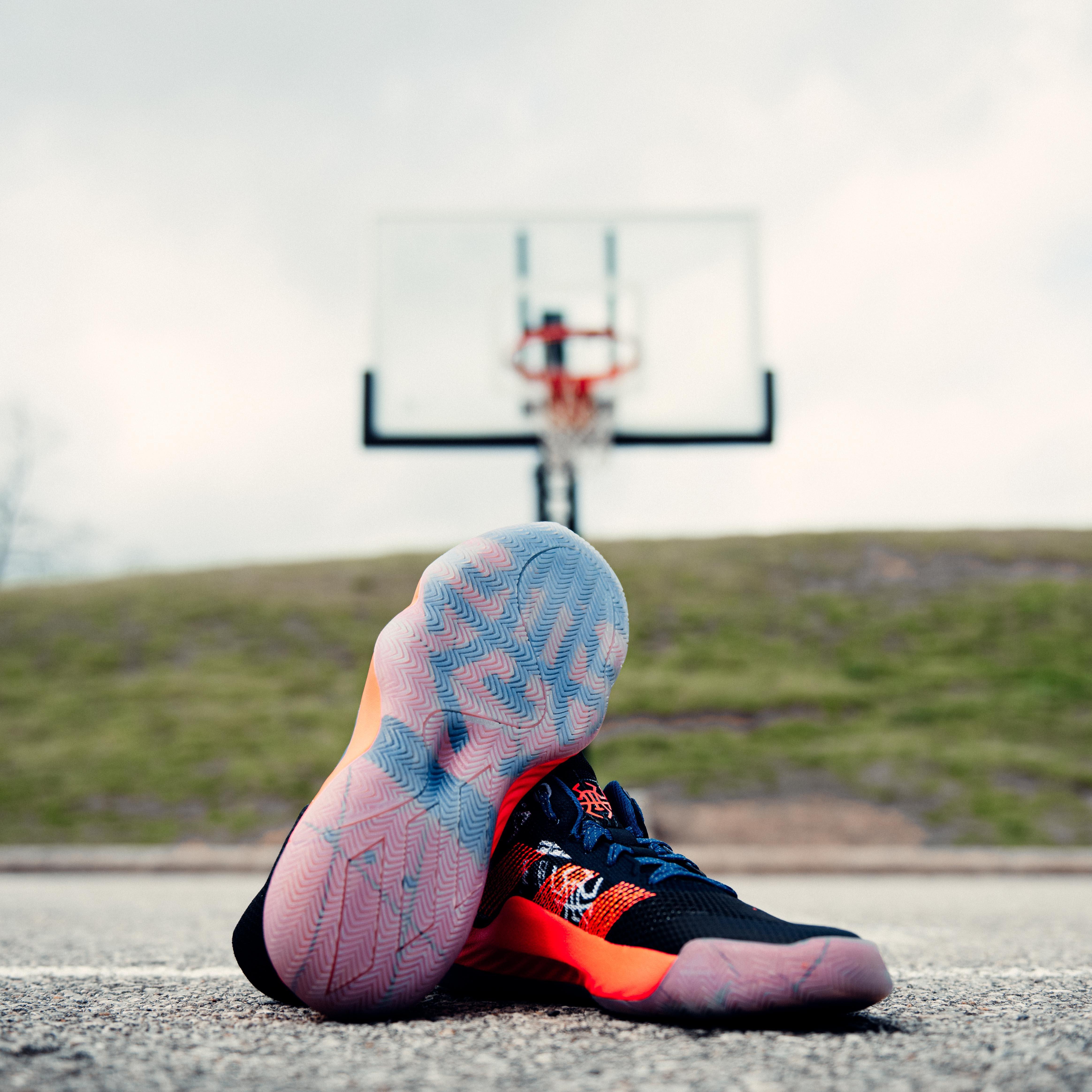 Sepatu Basket Desain Nike Kyrie 5 Mamba Day Ao 2919 102