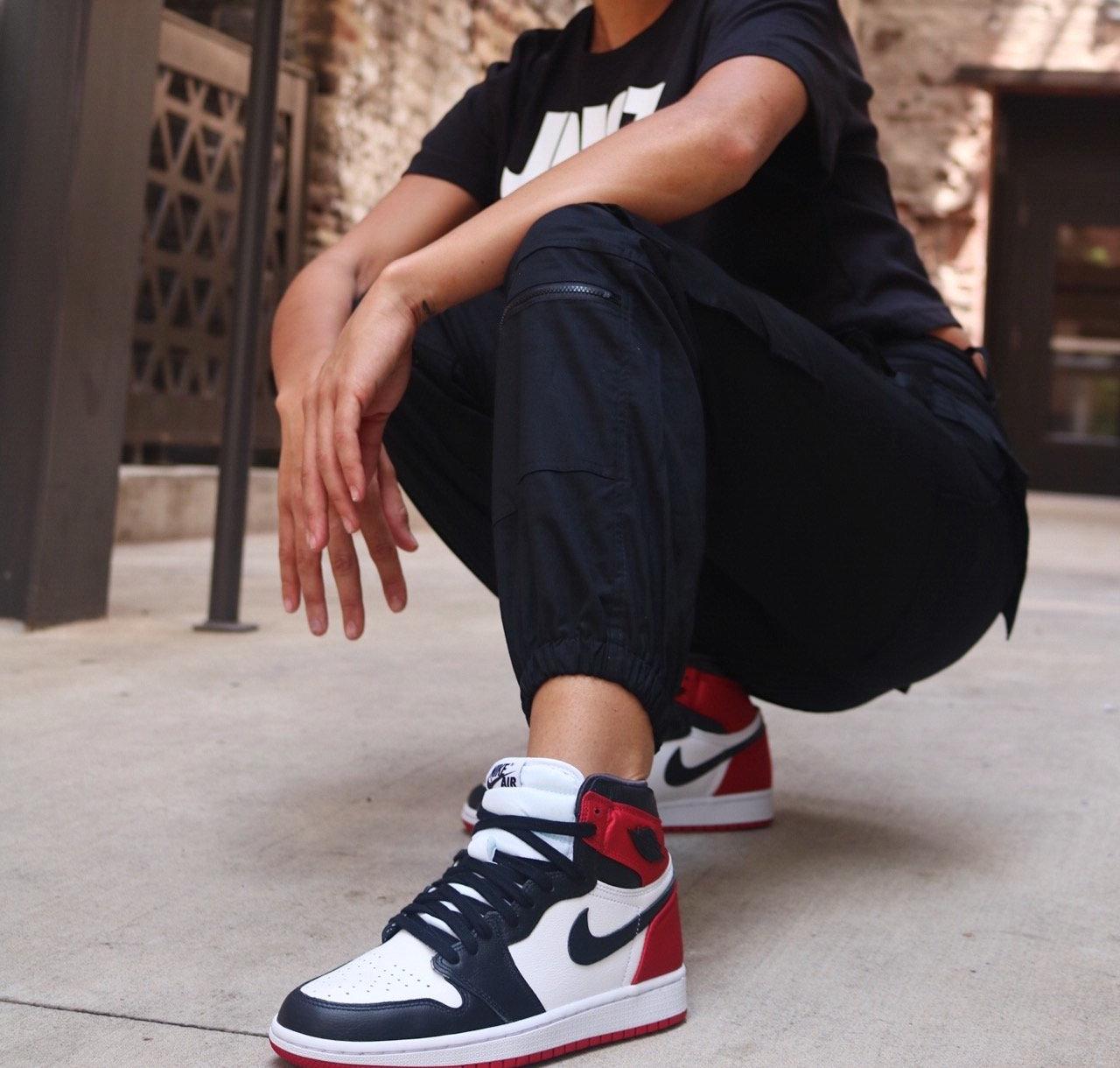 Schilderen Verlaten stropdas Sneaker Release : Womens Air Jordan 1 Retro High OG &#8220;Satin Black  Toe&#8221;