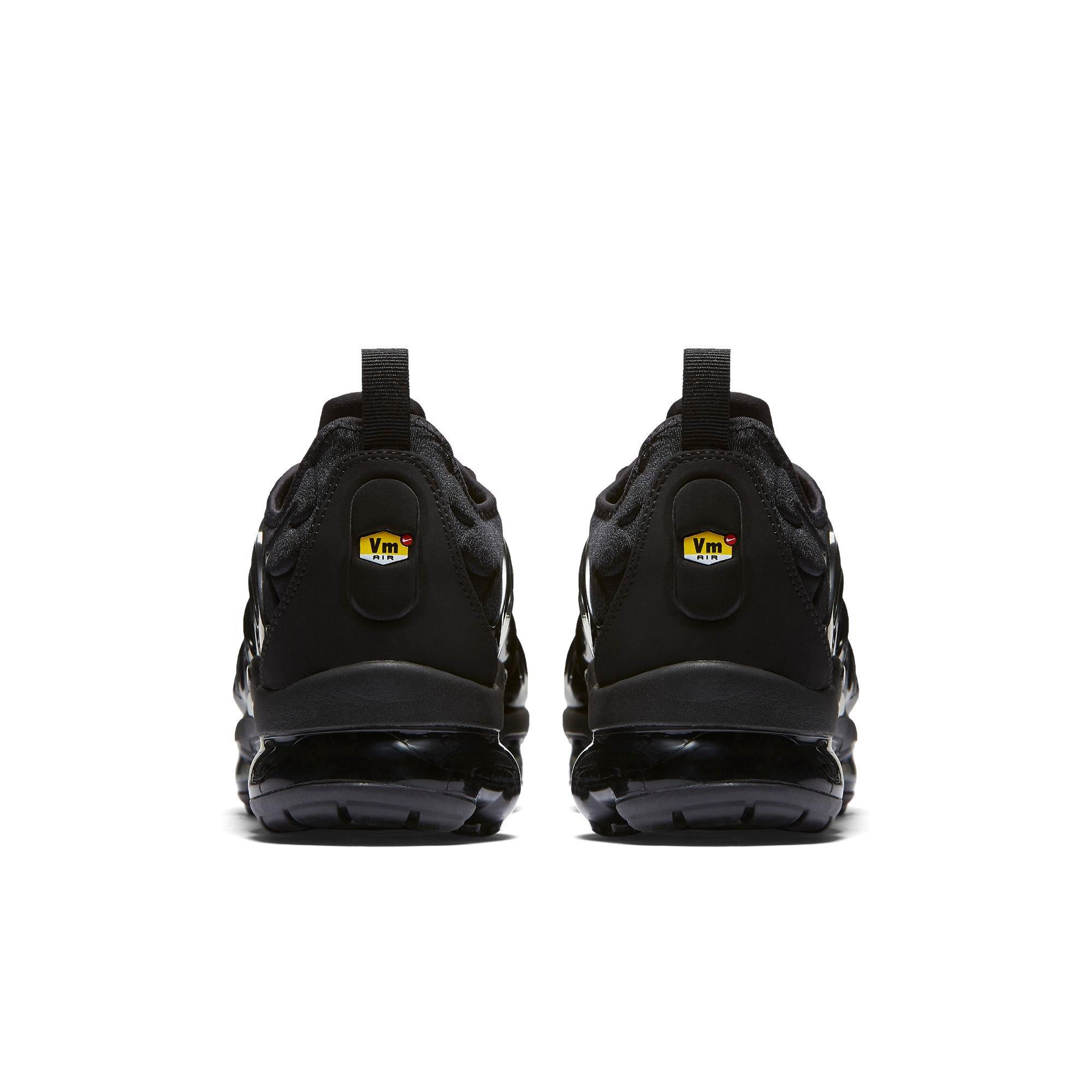 black vapormax plus size 5