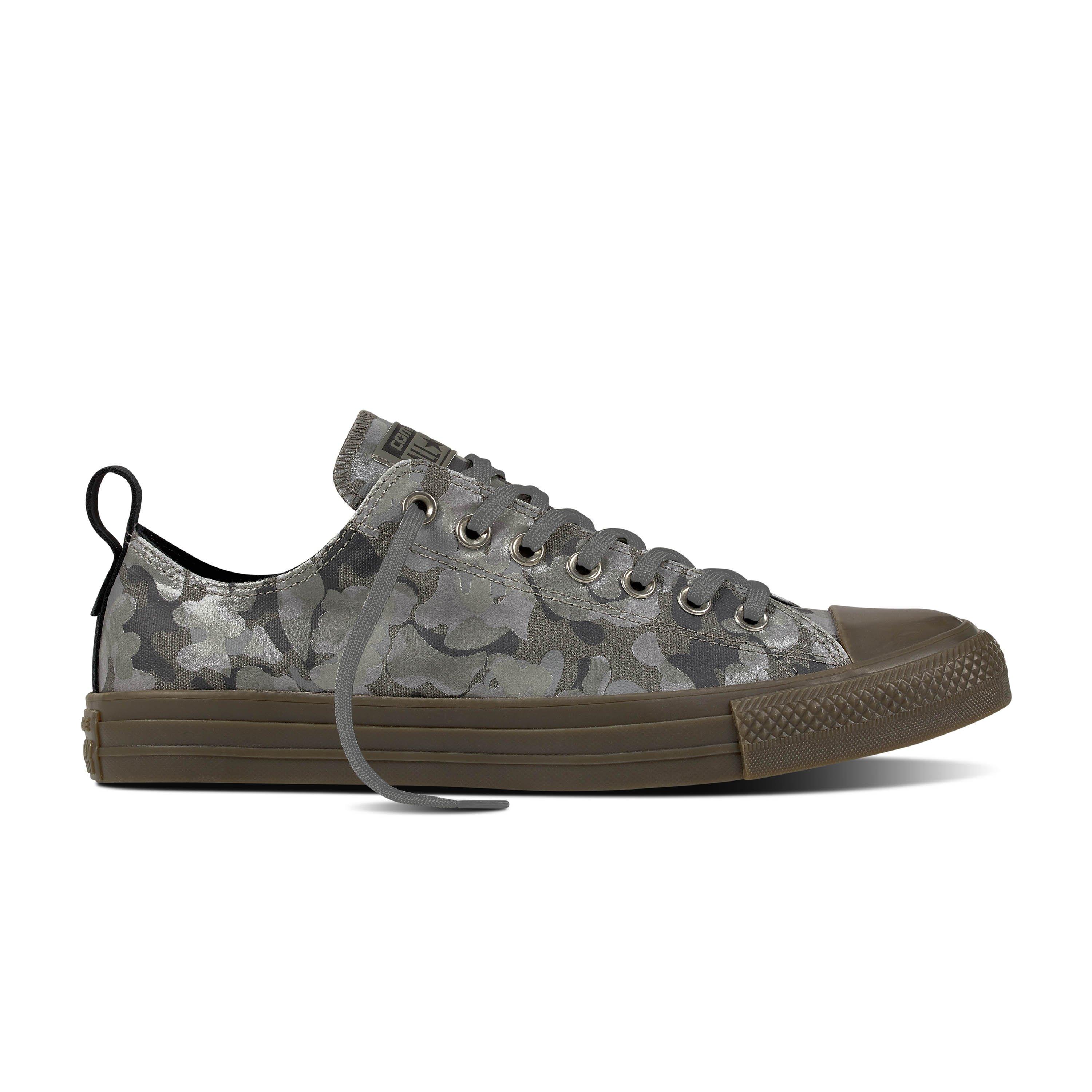 camouflage chuck taylors low