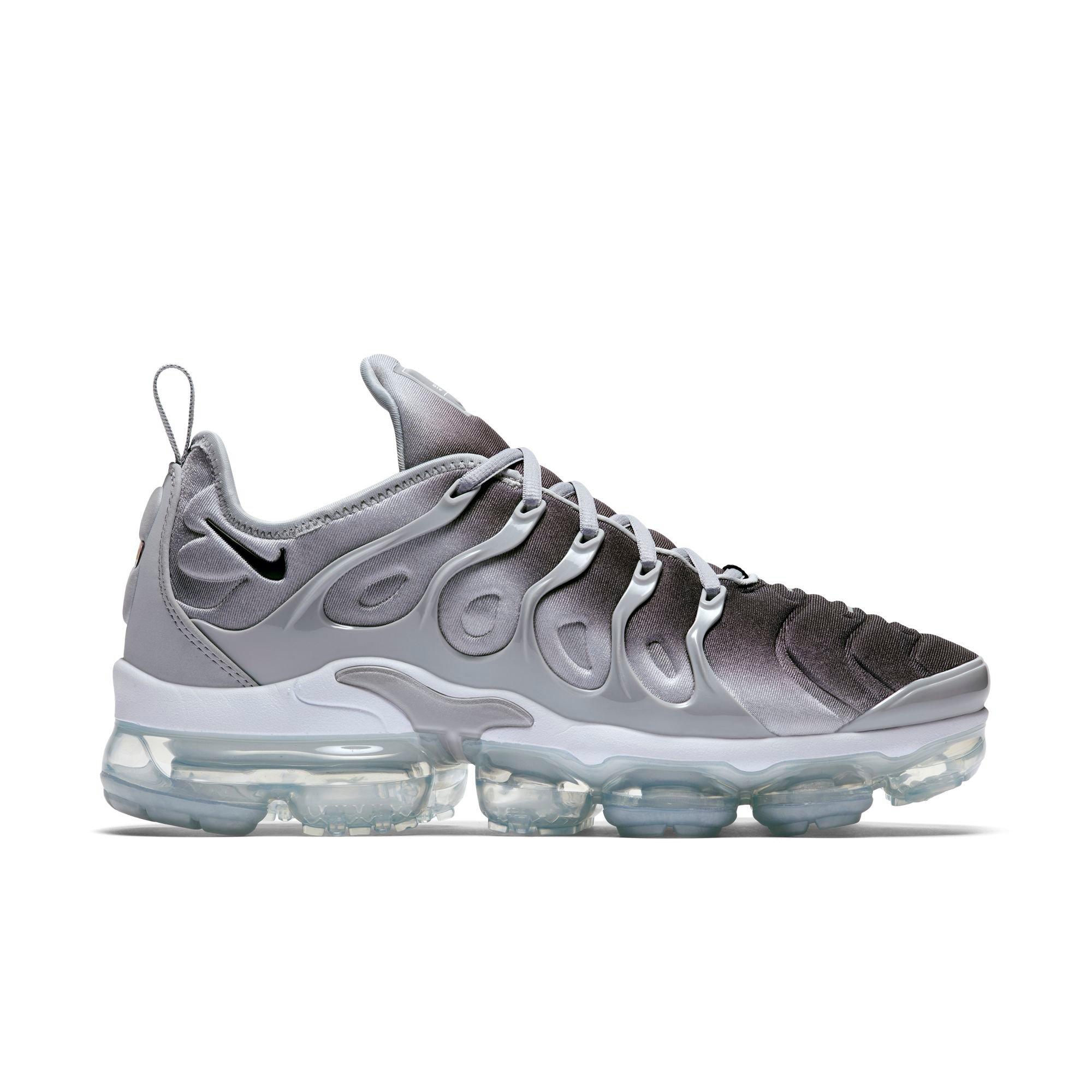 nike air vapormax plus grey