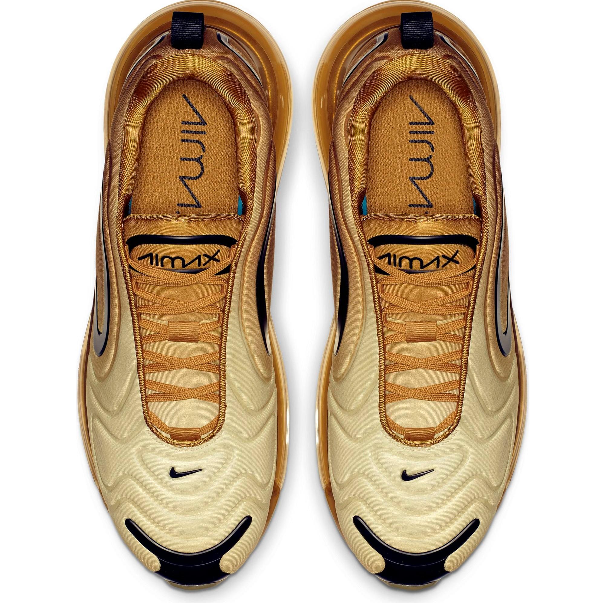 Air max 720 hibbett deals sports