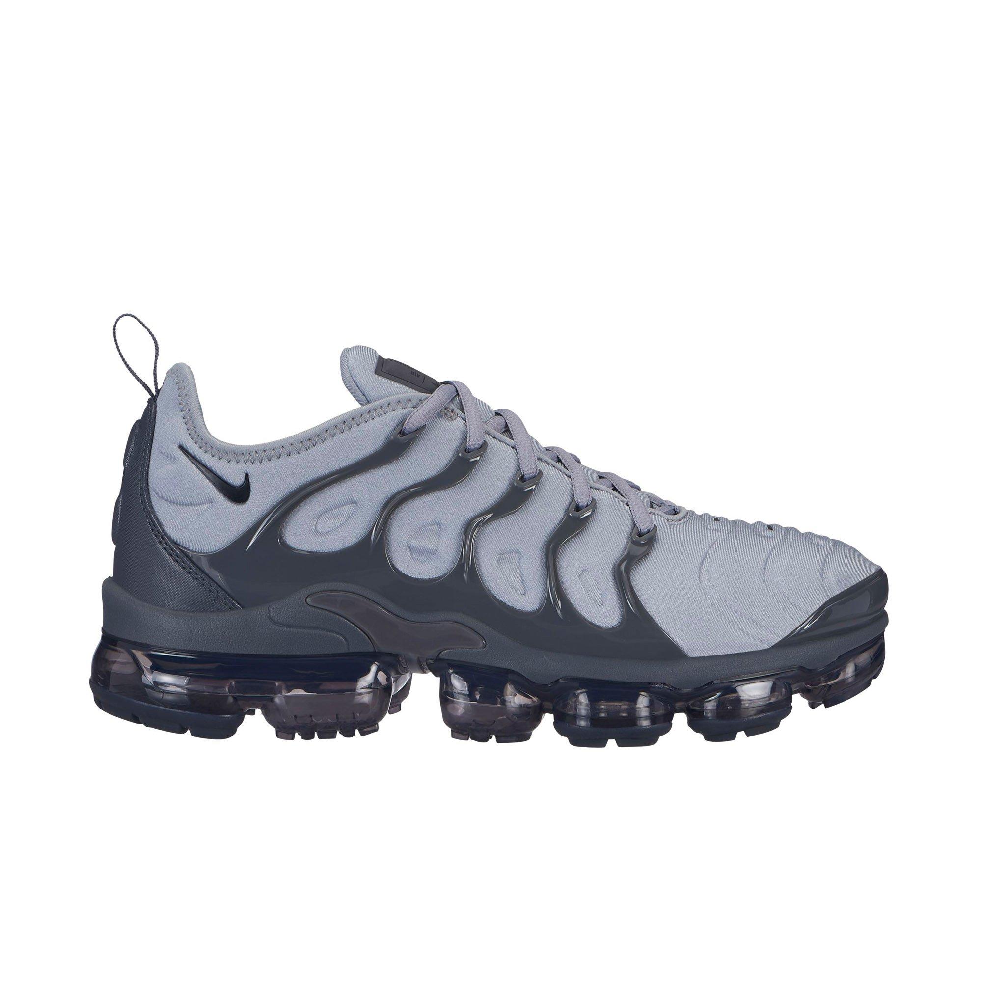 grey air vapormax plus