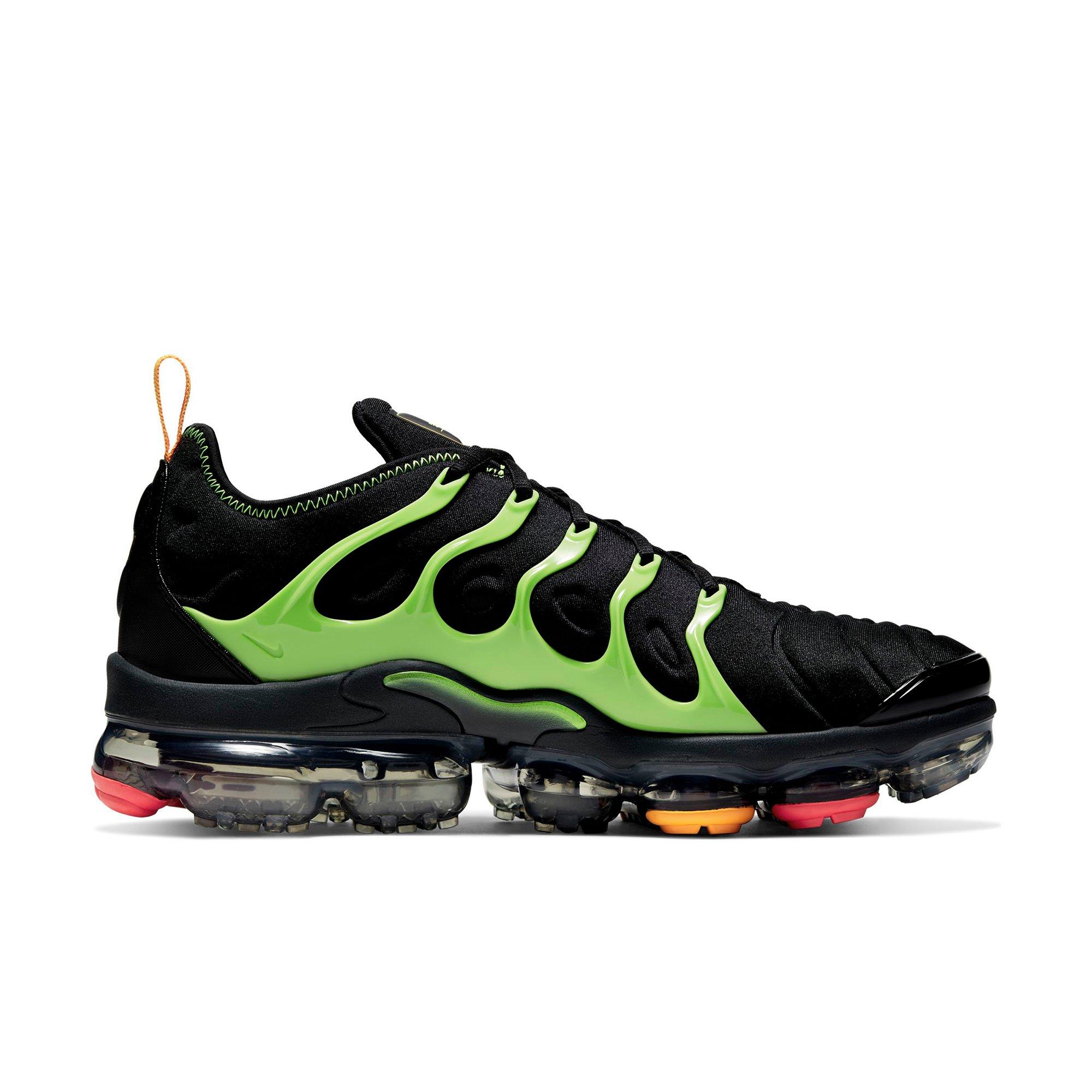 nike vapormax plus black and green