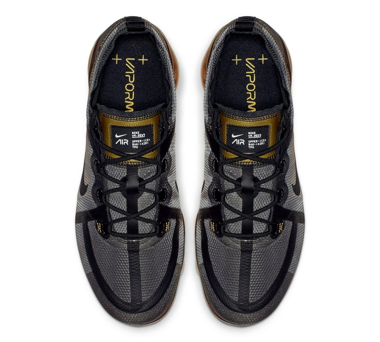 black and gold vapormax women's