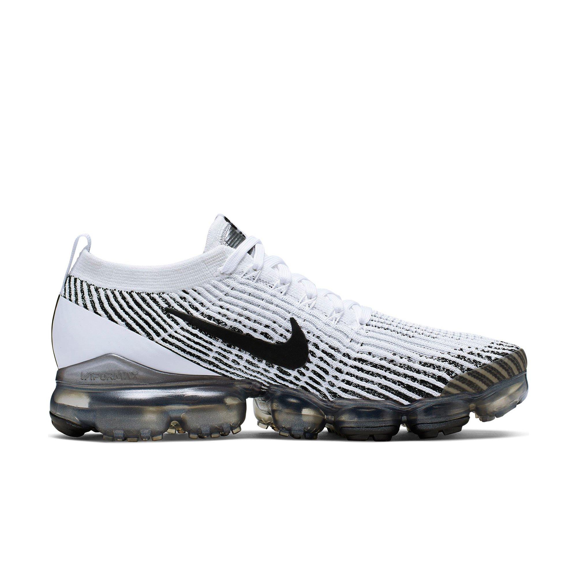 black and white vapormax