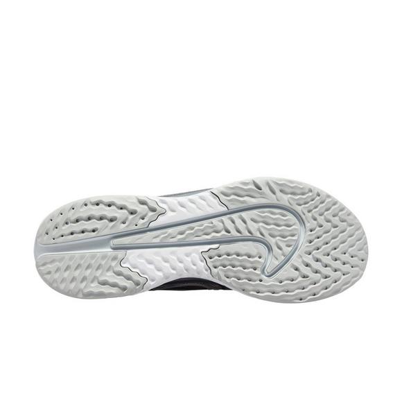 Nike Legend React 2 Nike Legend React 2