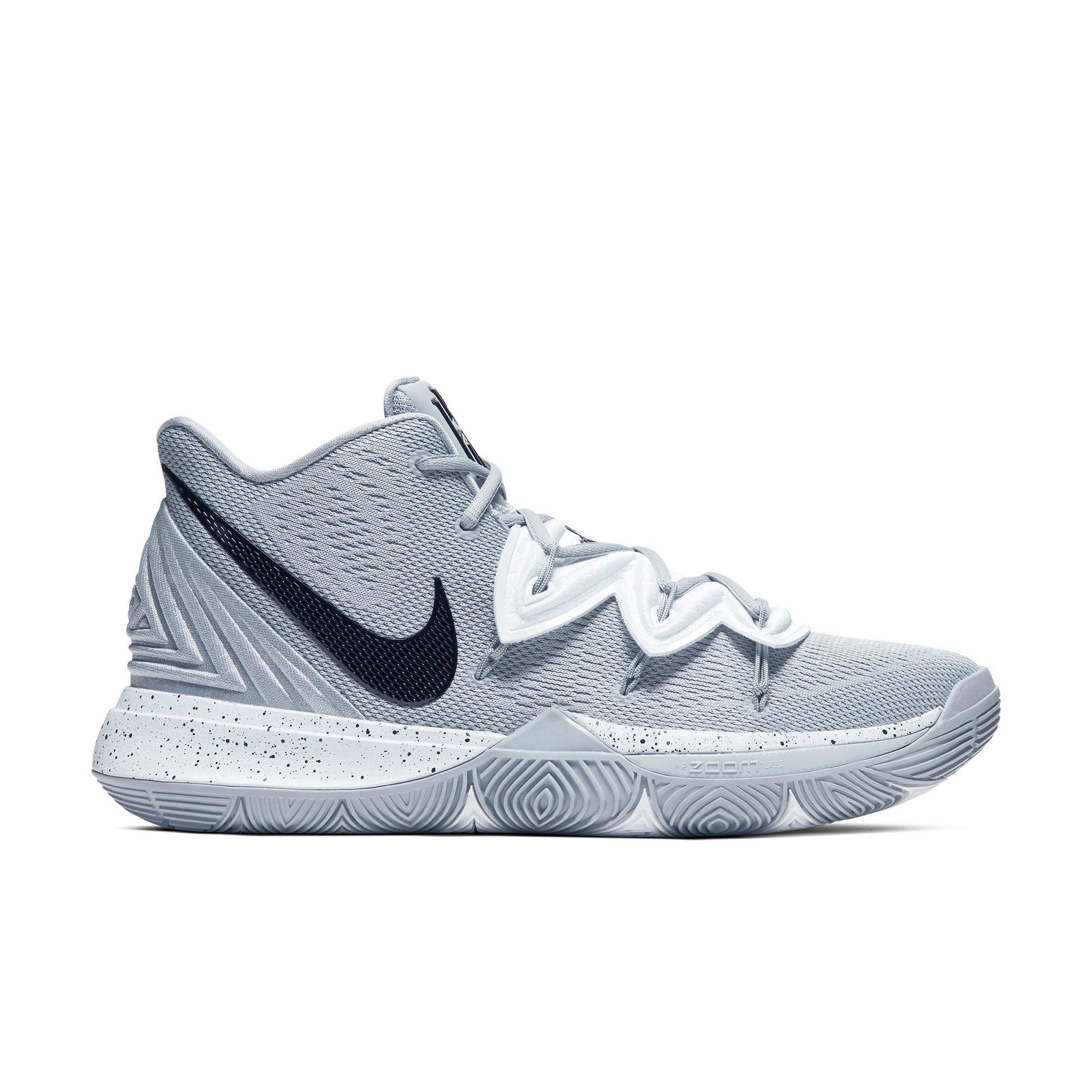 grey nike basketball shoes