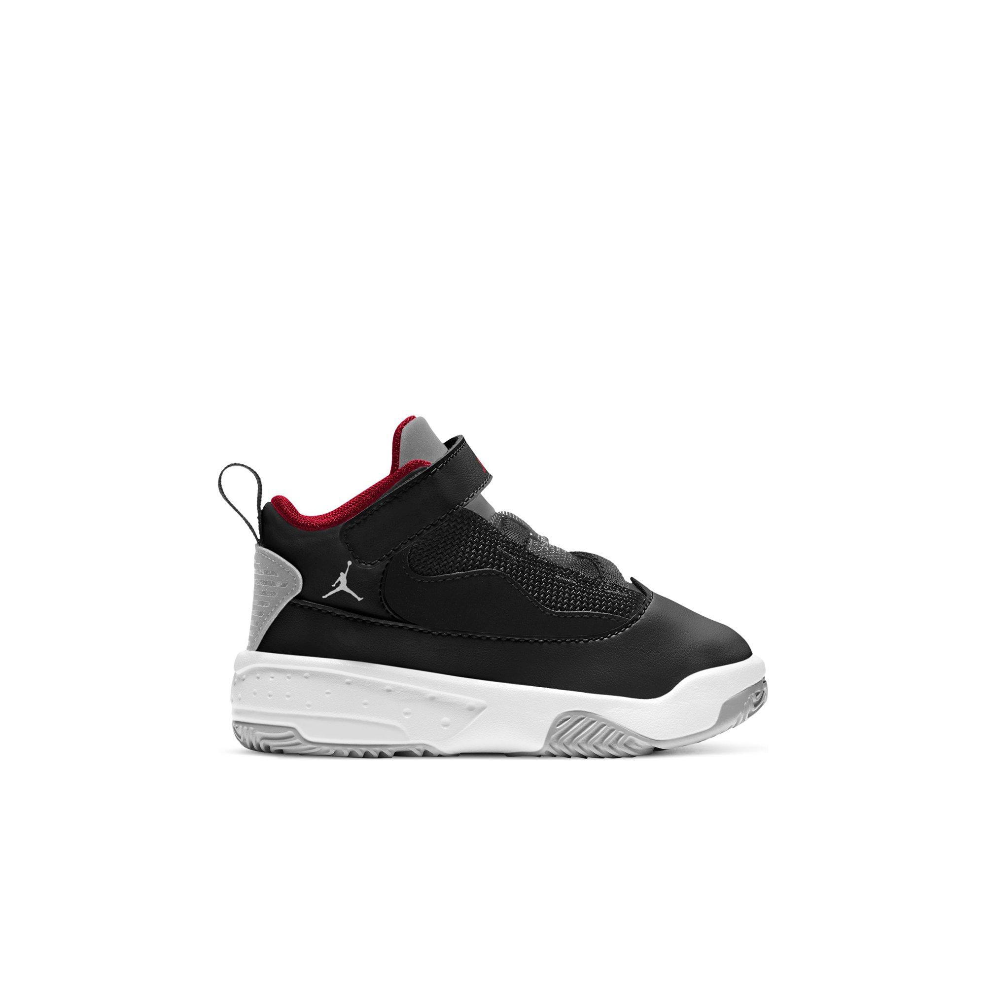 boys jordan max aura