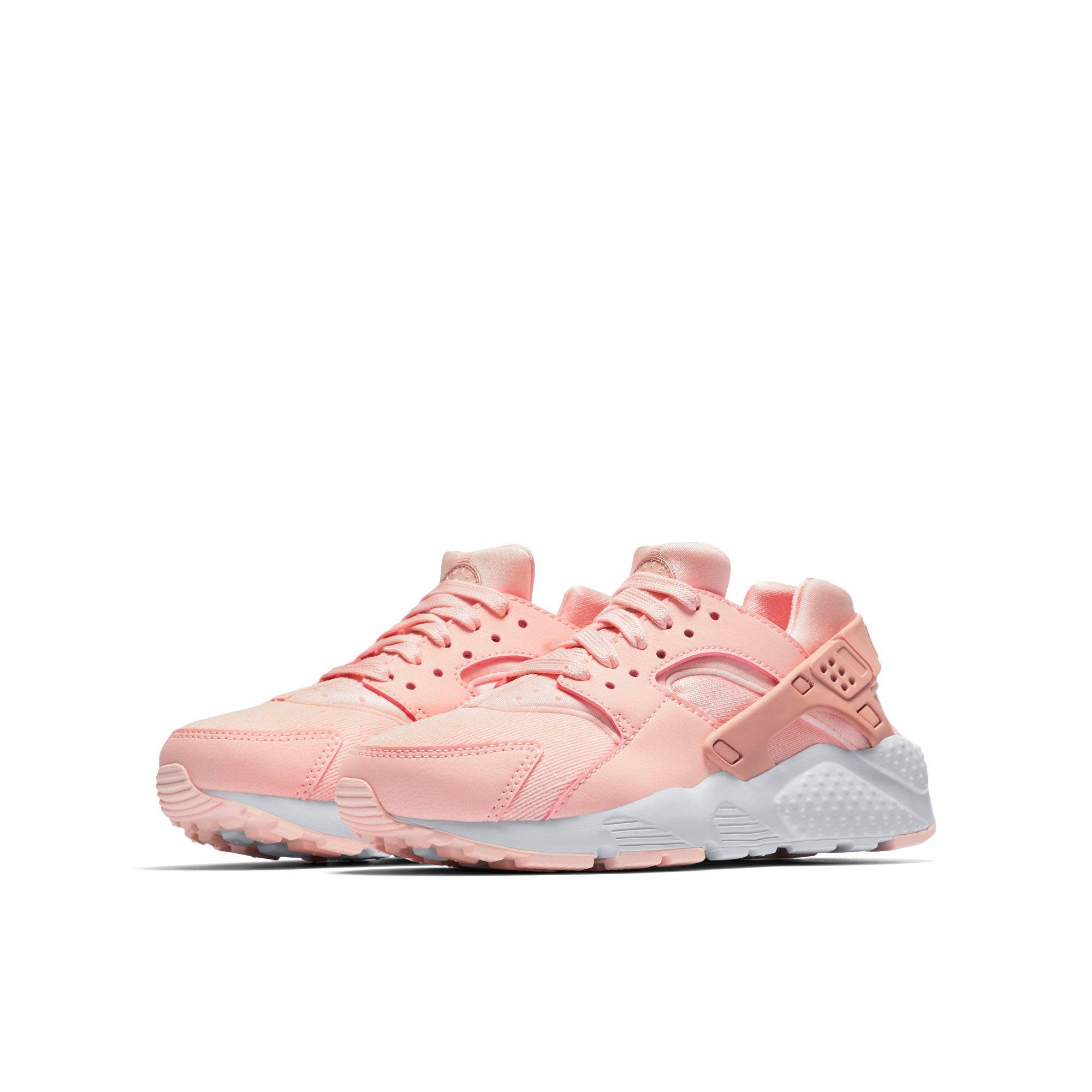 nike huarache run se pink