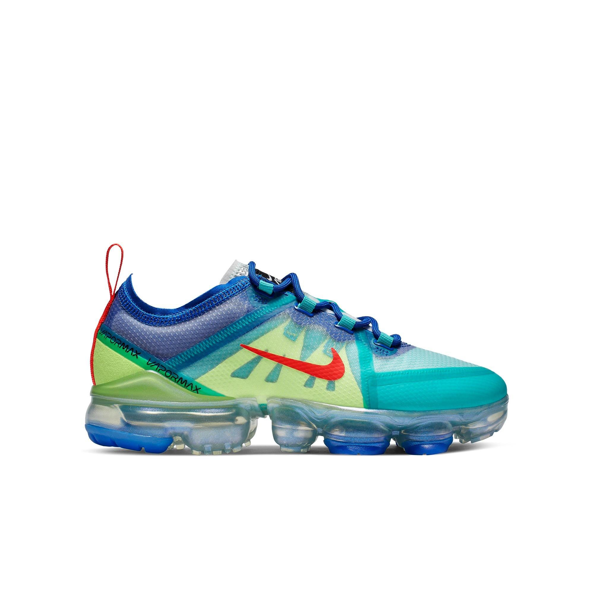 nike vapormax plus grade school