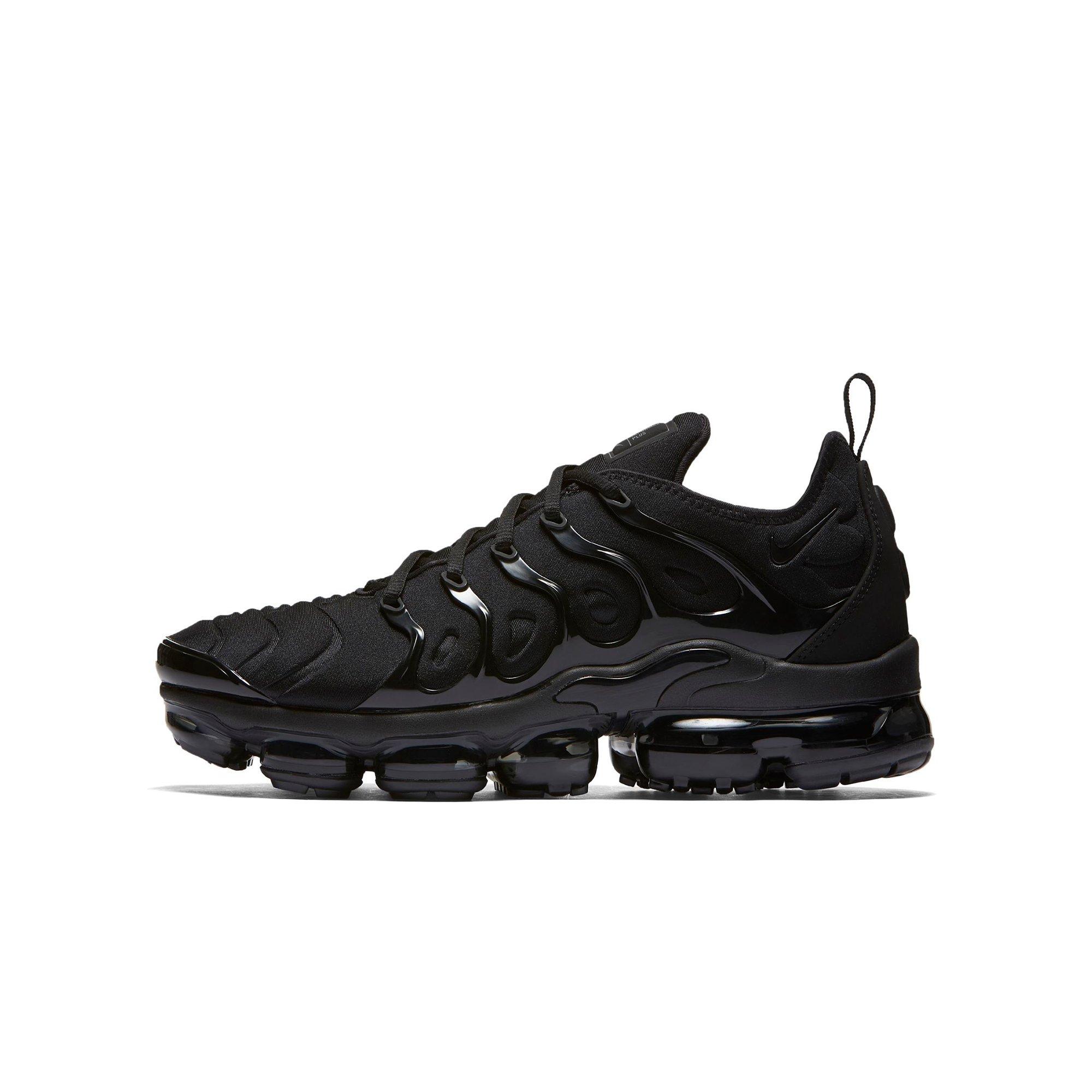 grade school nike vapormax plus