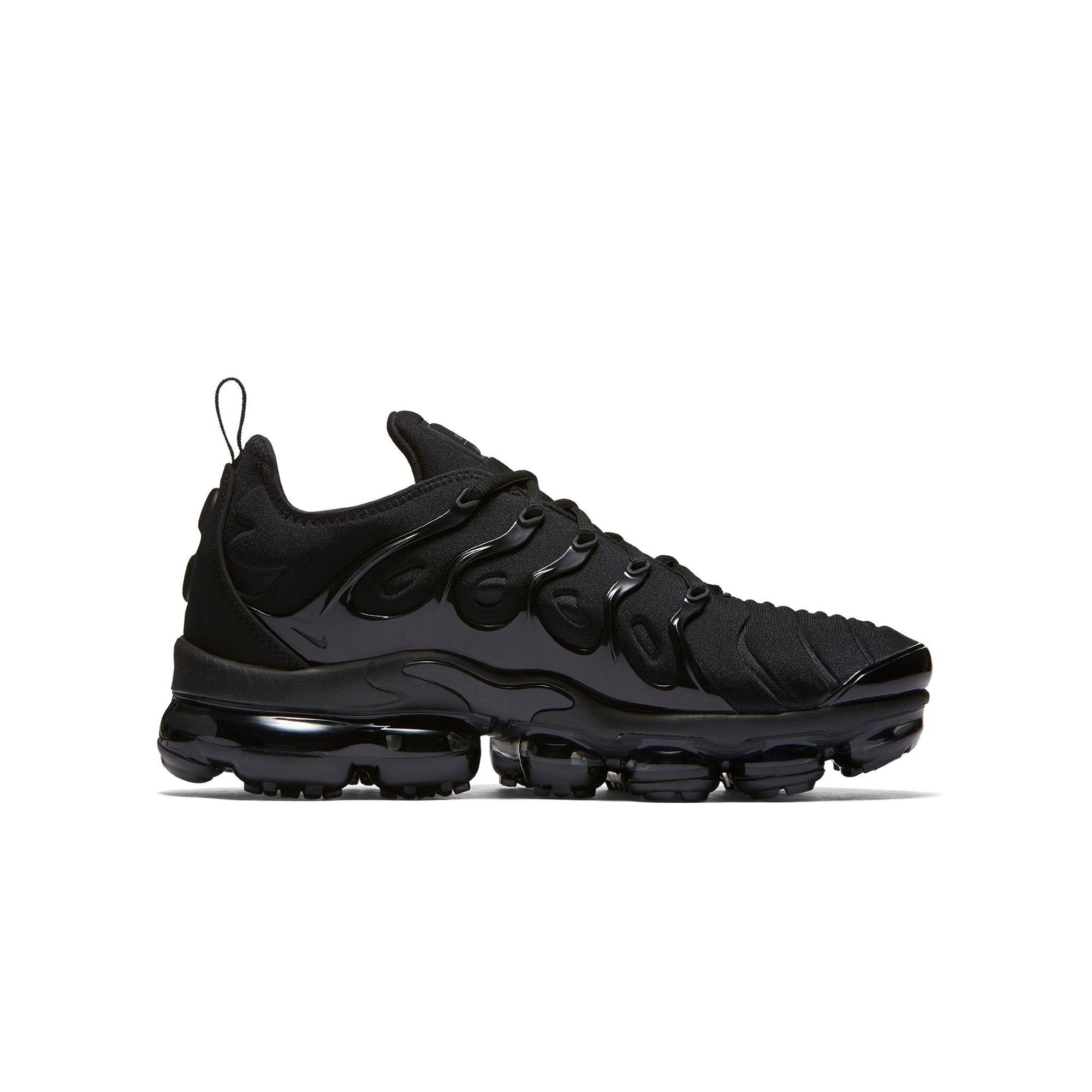 black vapormax plus grade school