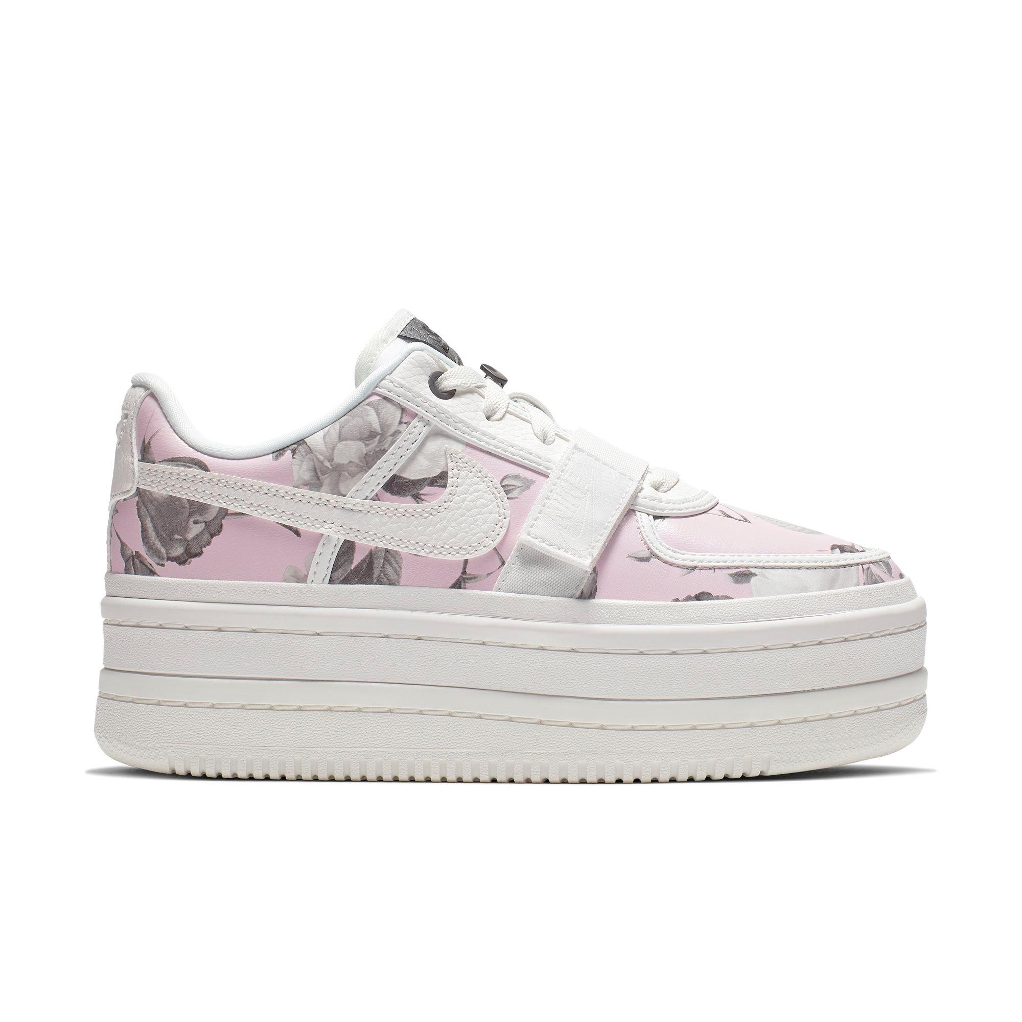 vandal 2k lx platform sneaker nike
