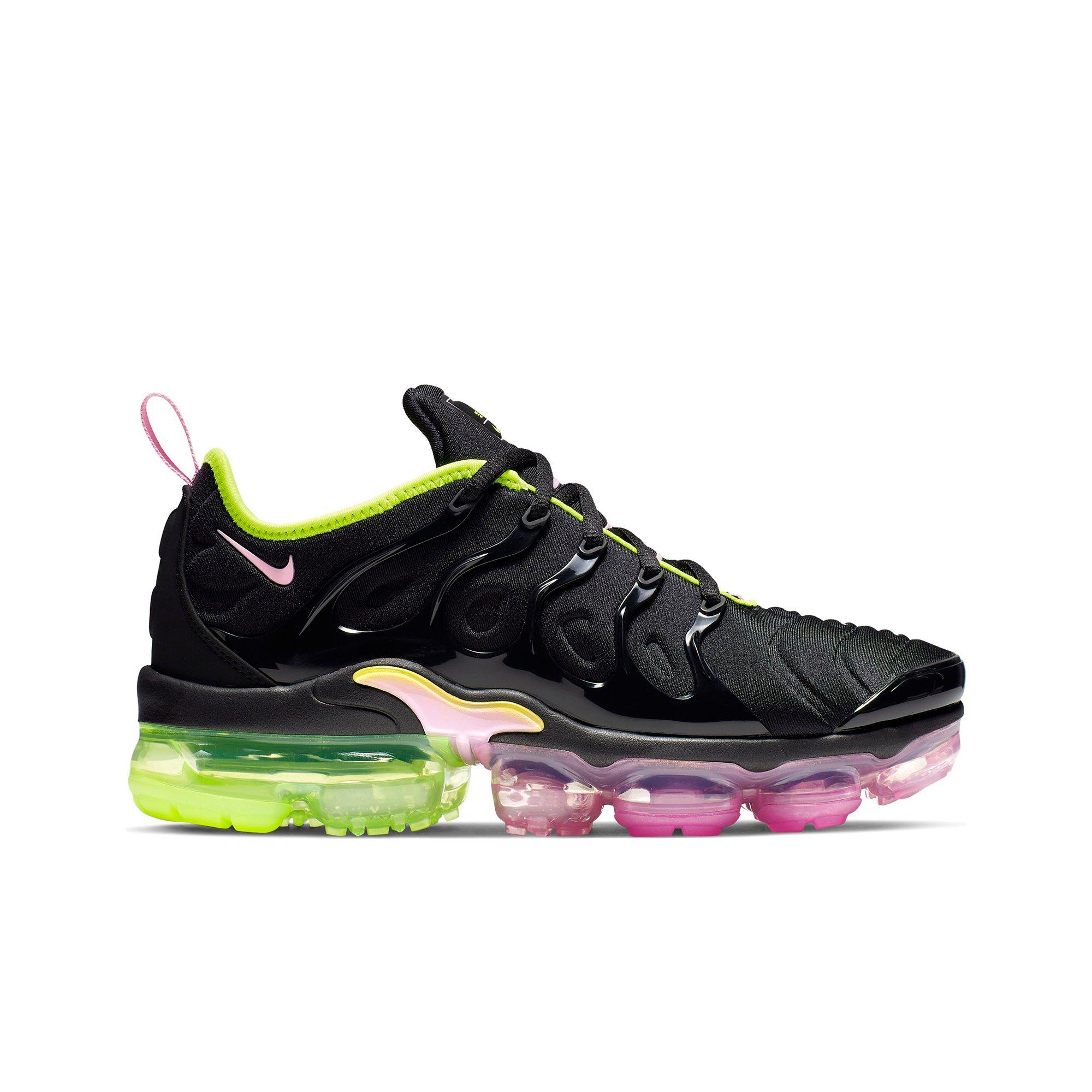 black green and pink vapormax plus 